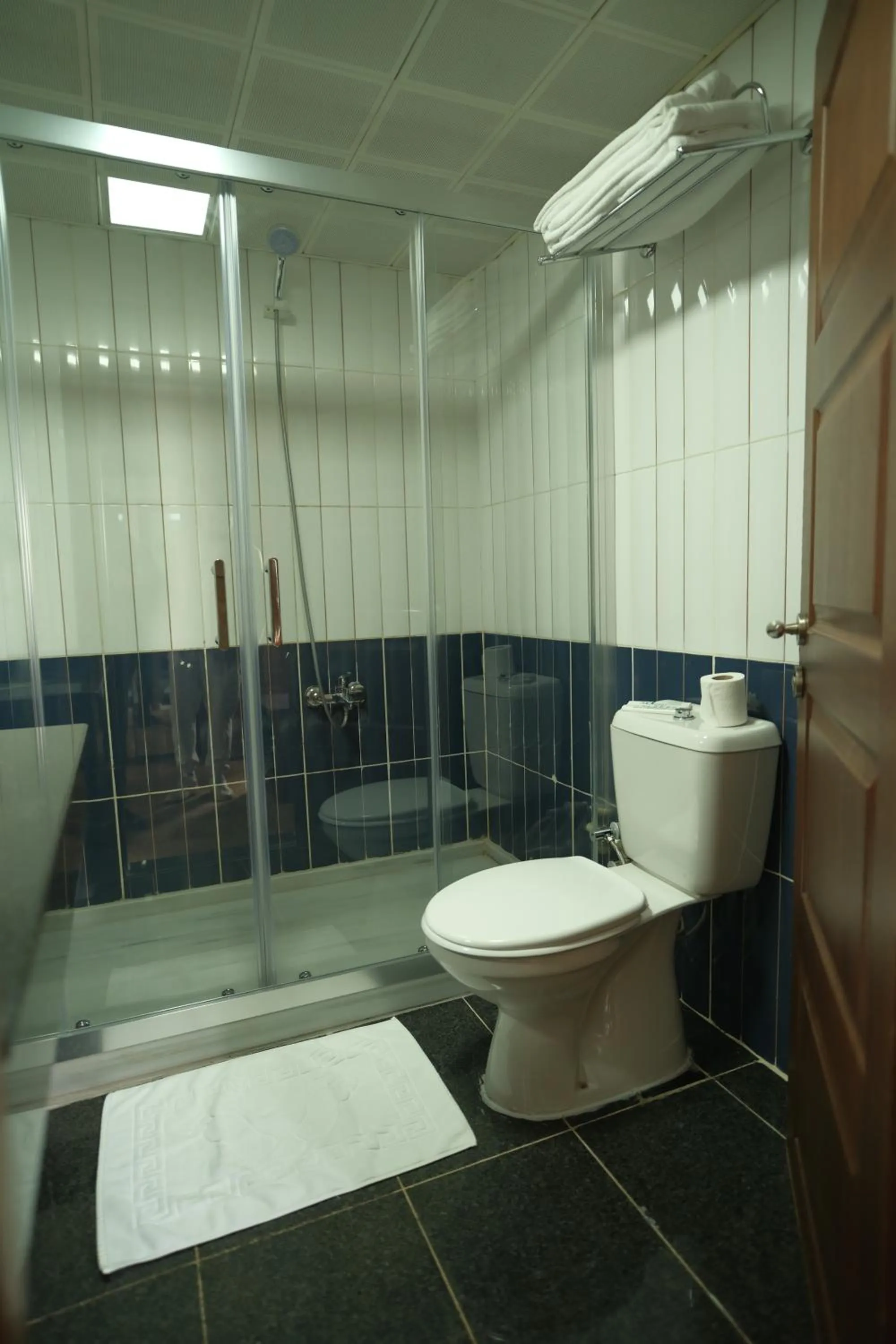 Bathroom in Malabadi Hotel