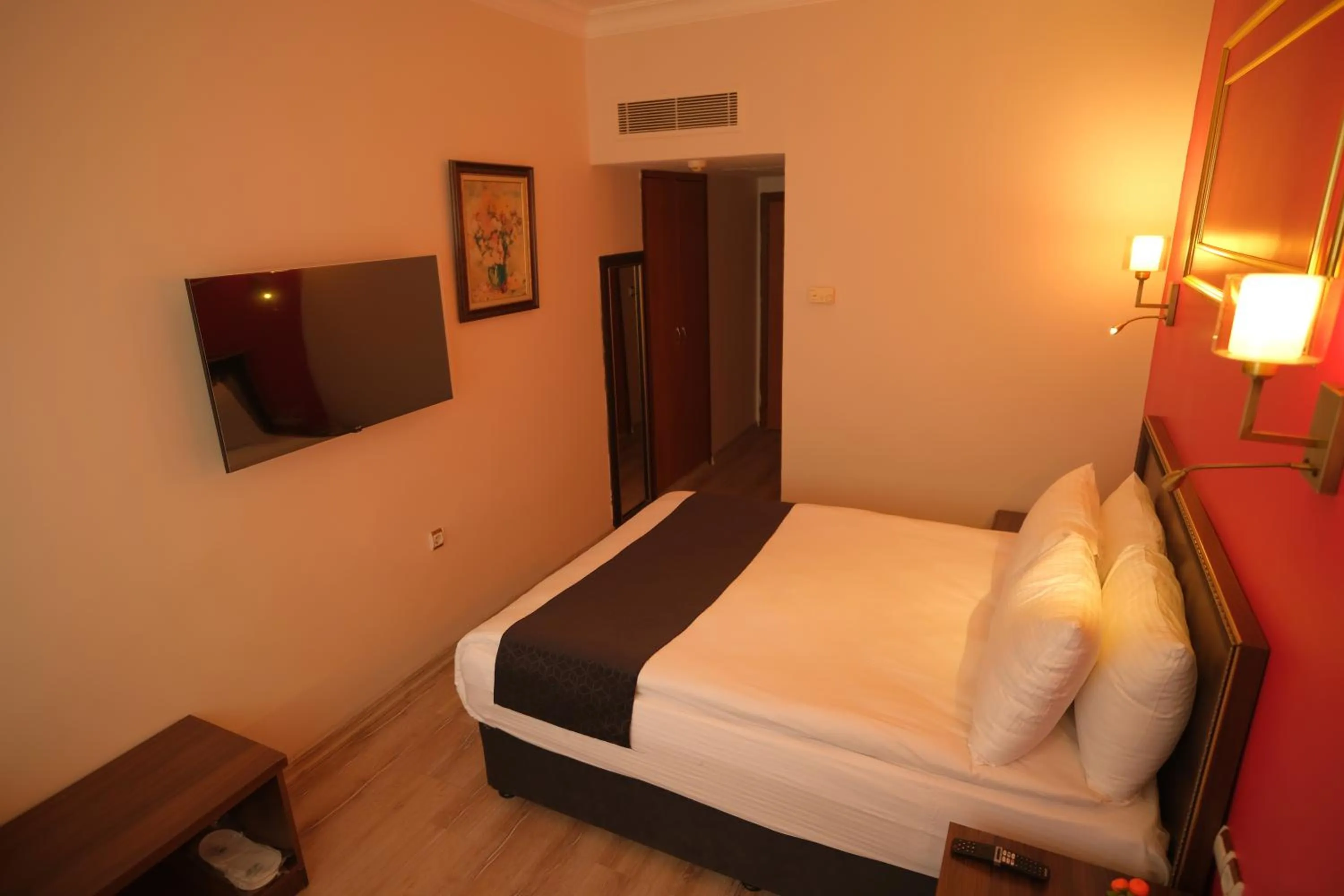 Bedroom, Bed in Malabadi Hotel