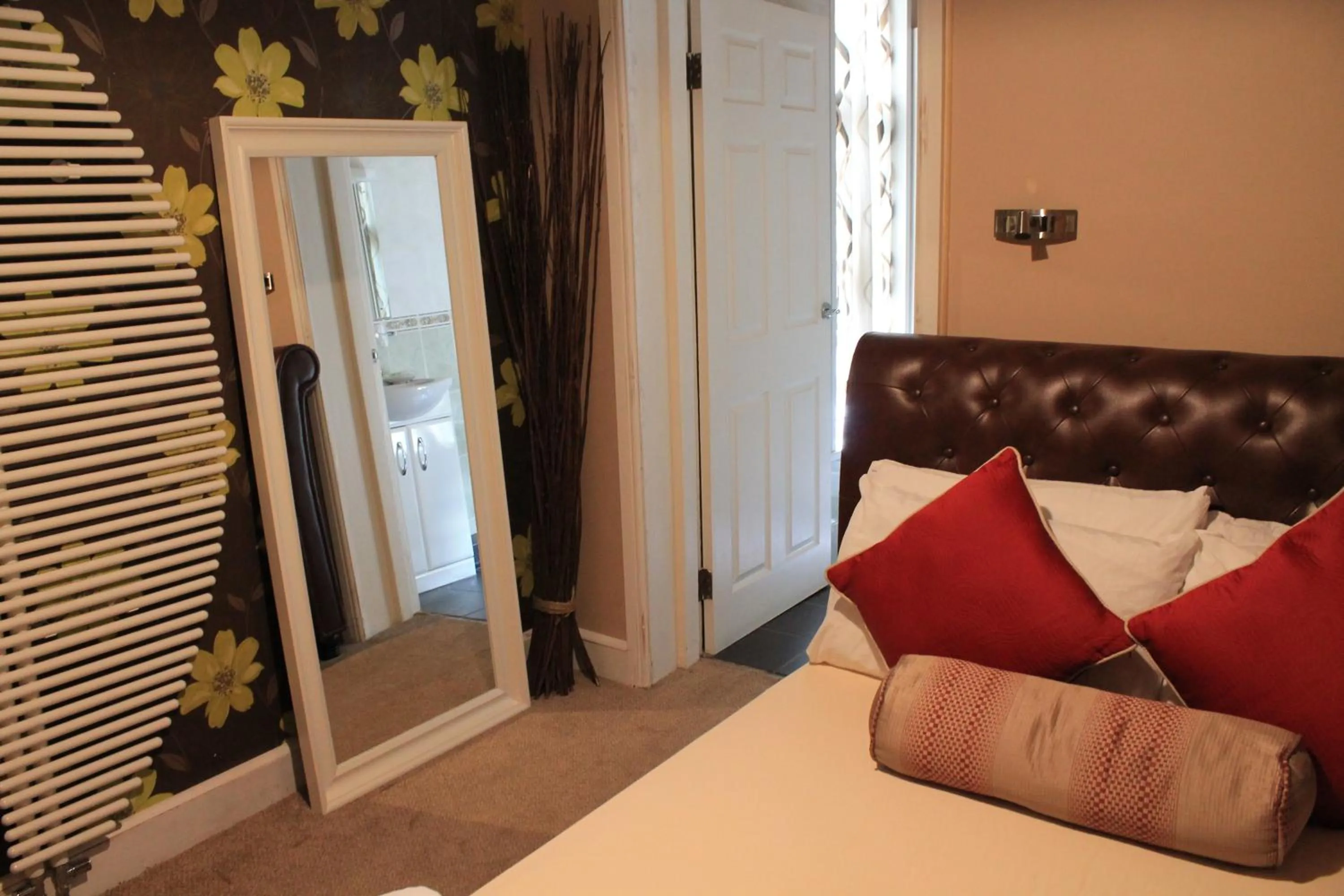 Bed in Skylark Guest House