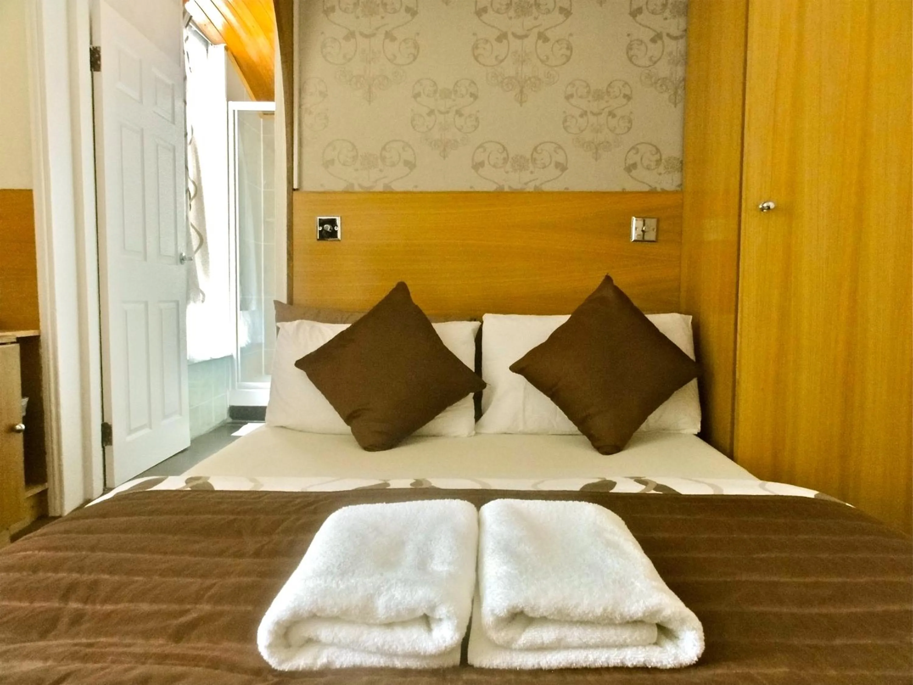 Bed in Skylark Guest House