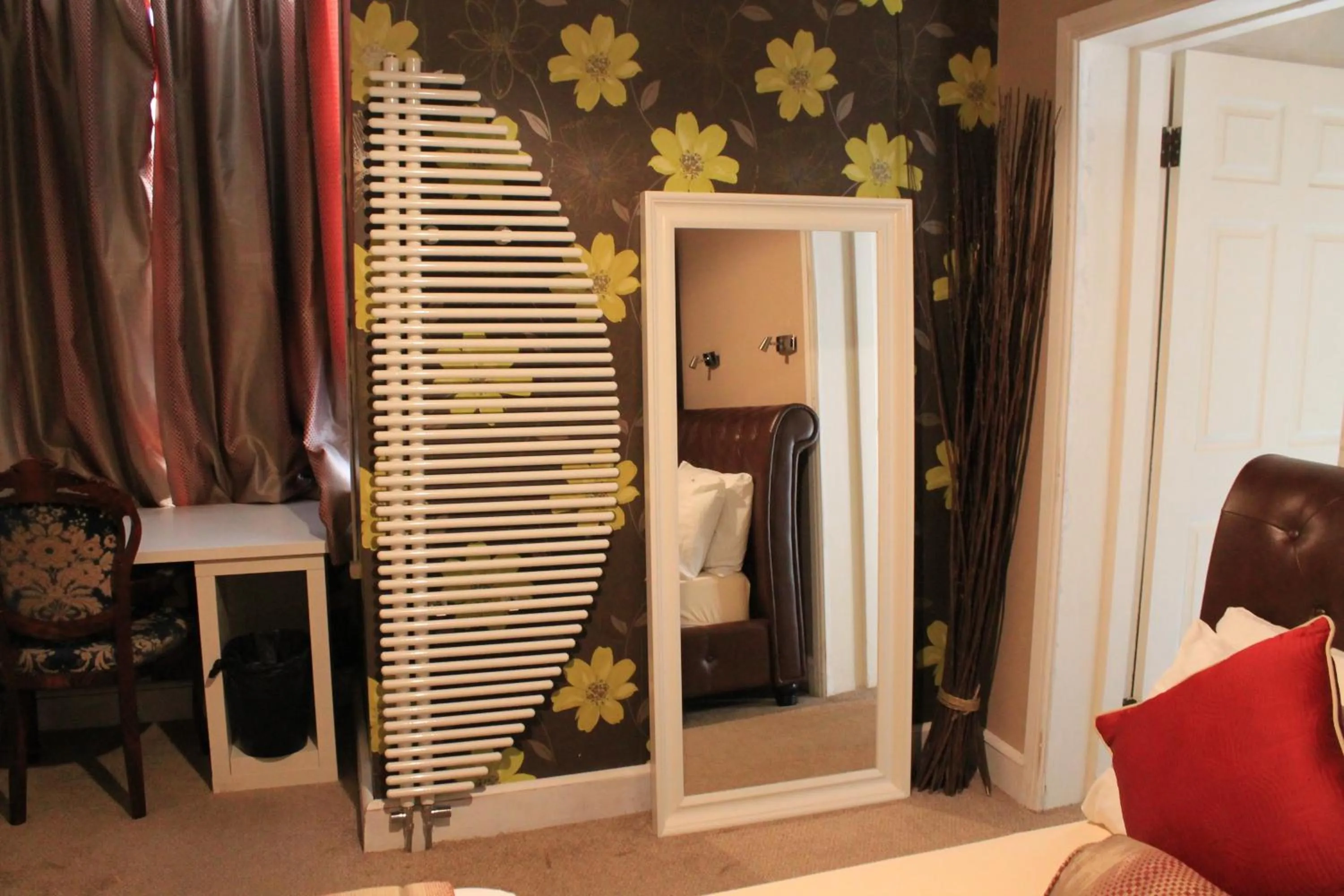 Decorative detail, Bed in Skylark Guest House