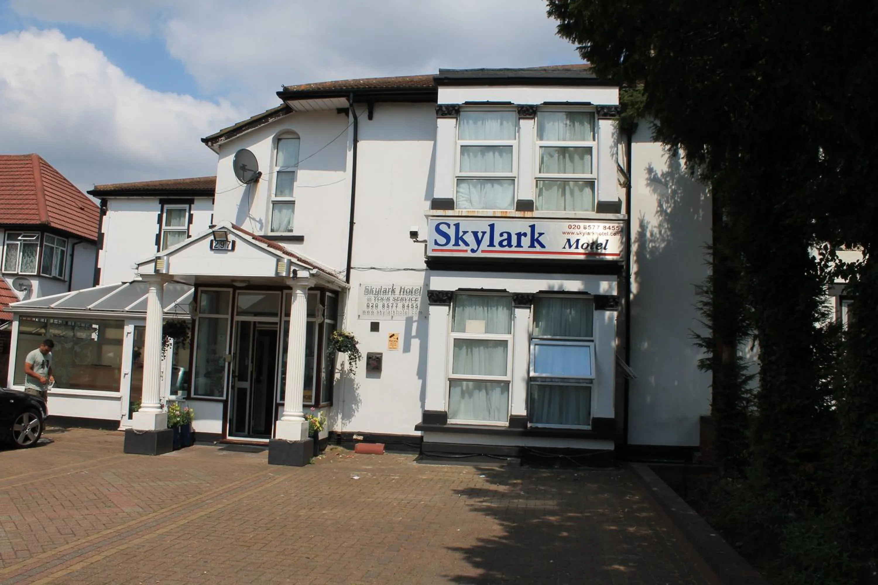 Facade/entrance in Skylark Guest House