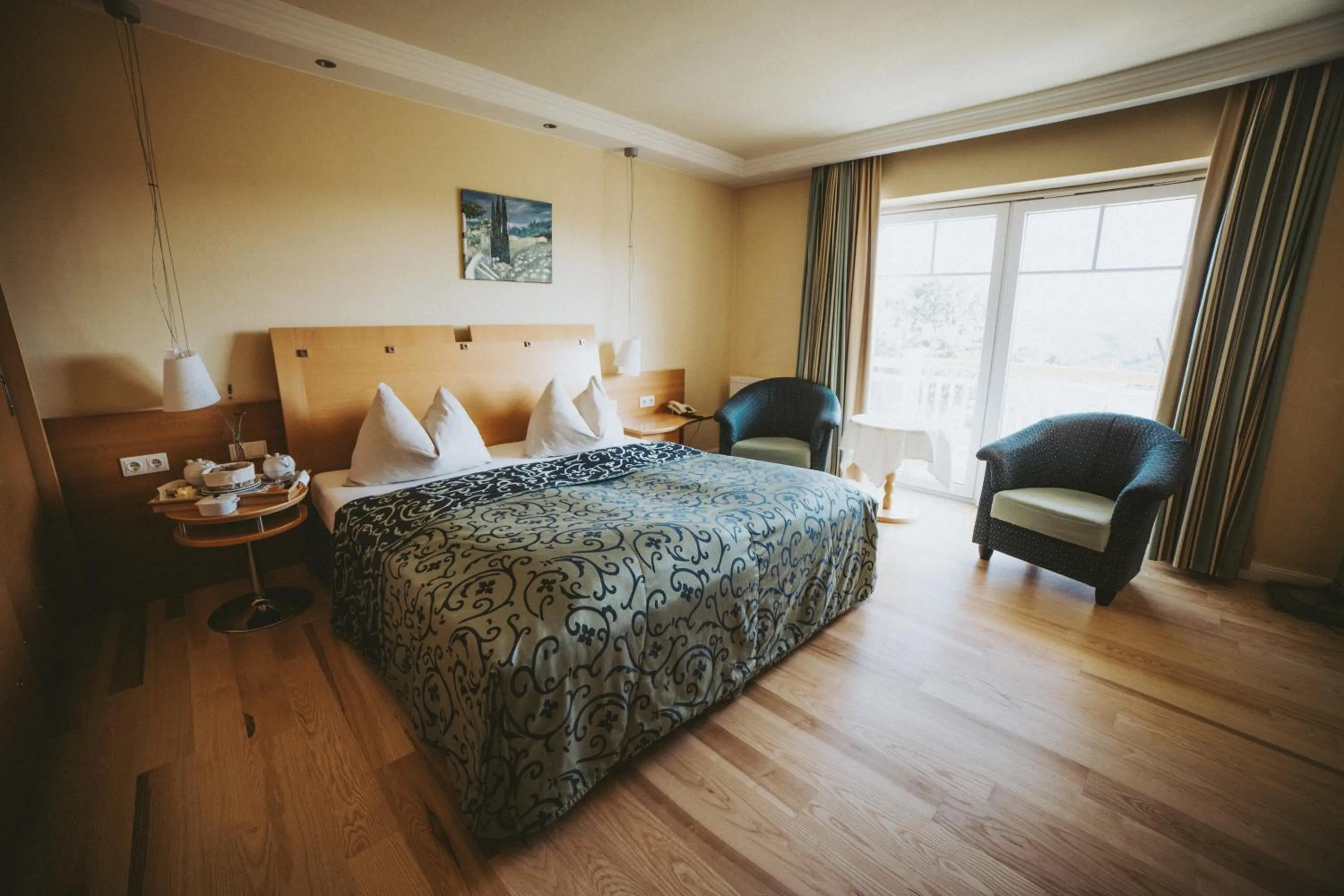 Photo of the whole room, Bed in Mein Hotel Fast