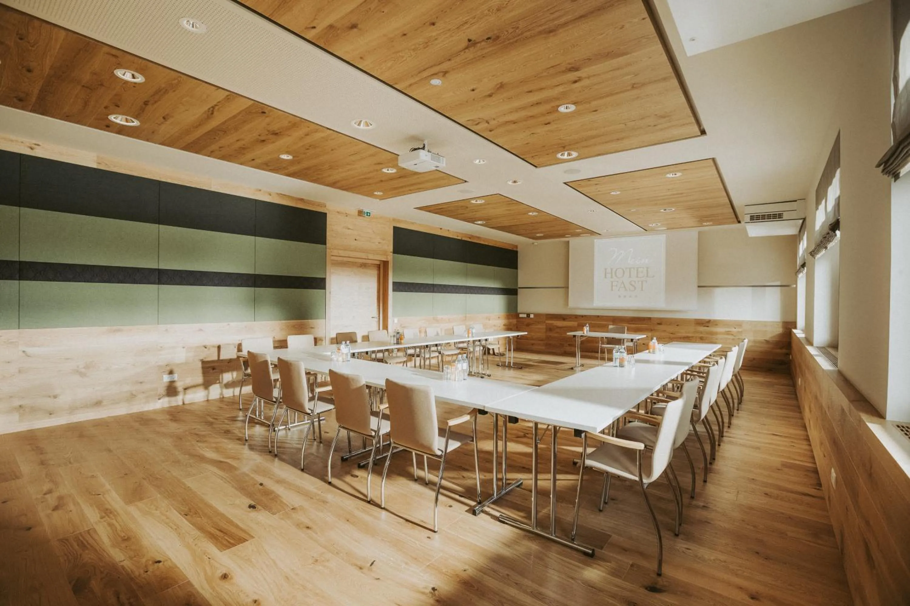 Business facilities in Mein Hotel Fast