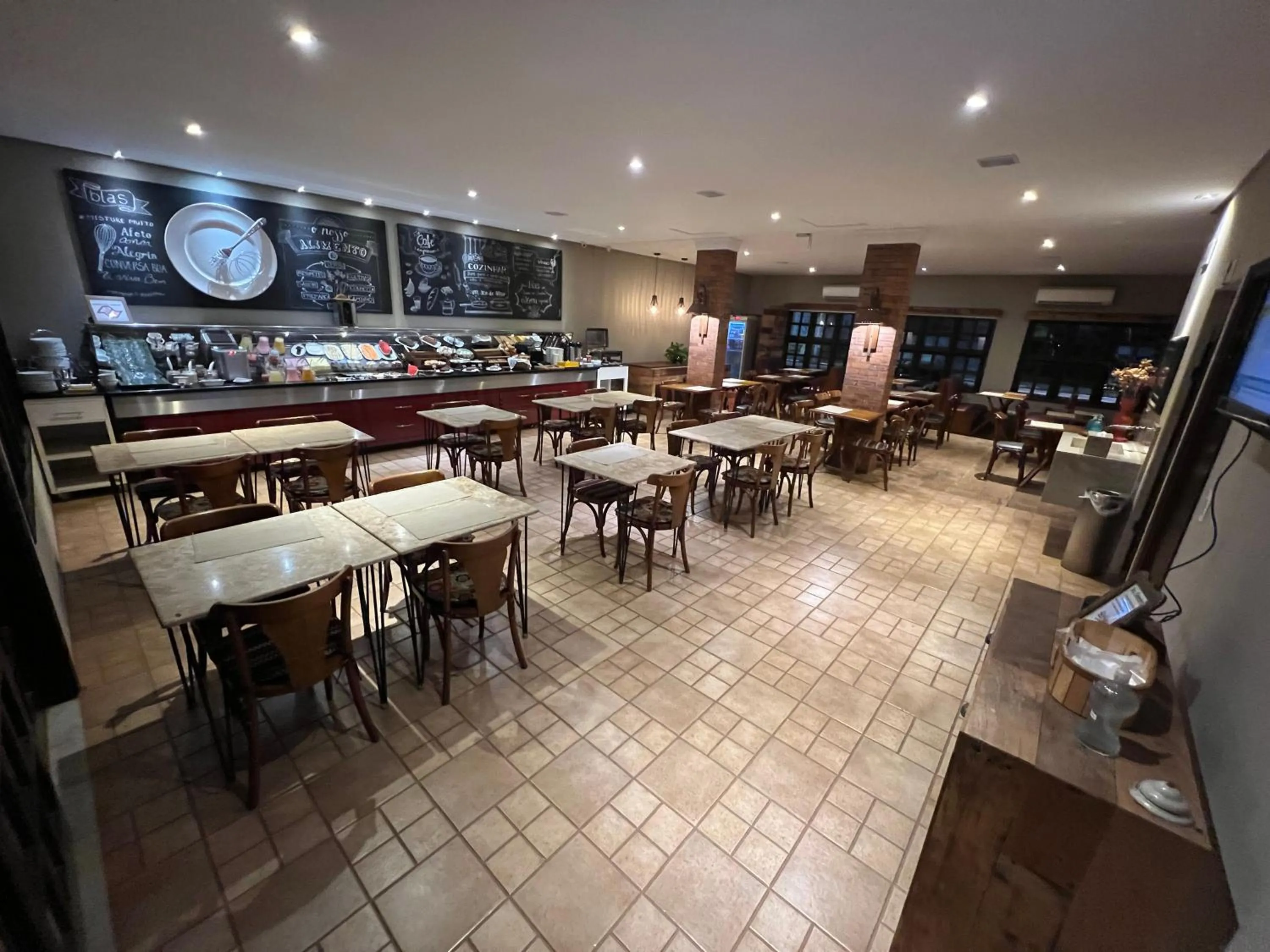 Dining area in Premier Garden Hotel