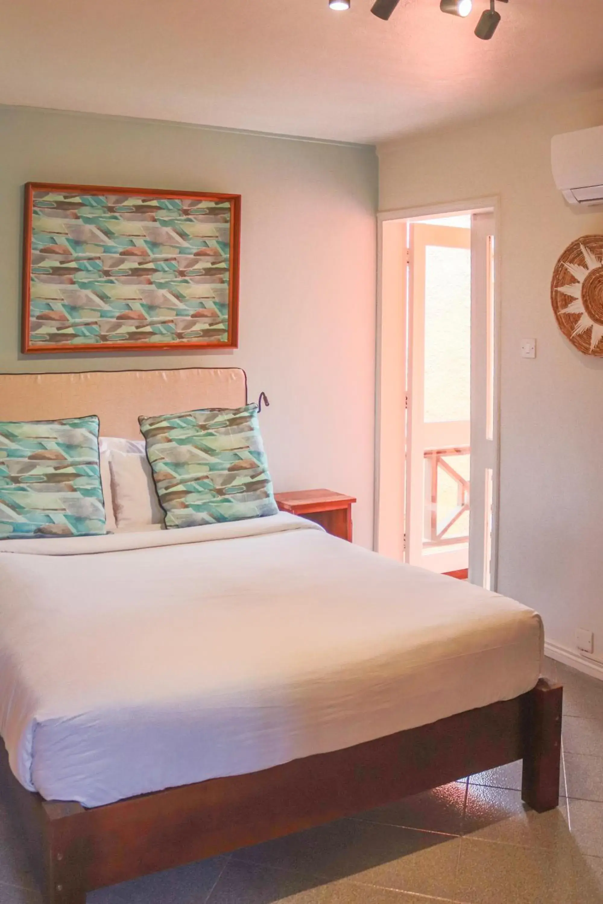 Family Room in Flowers of Paradise Family Room in Flowers of Paradise