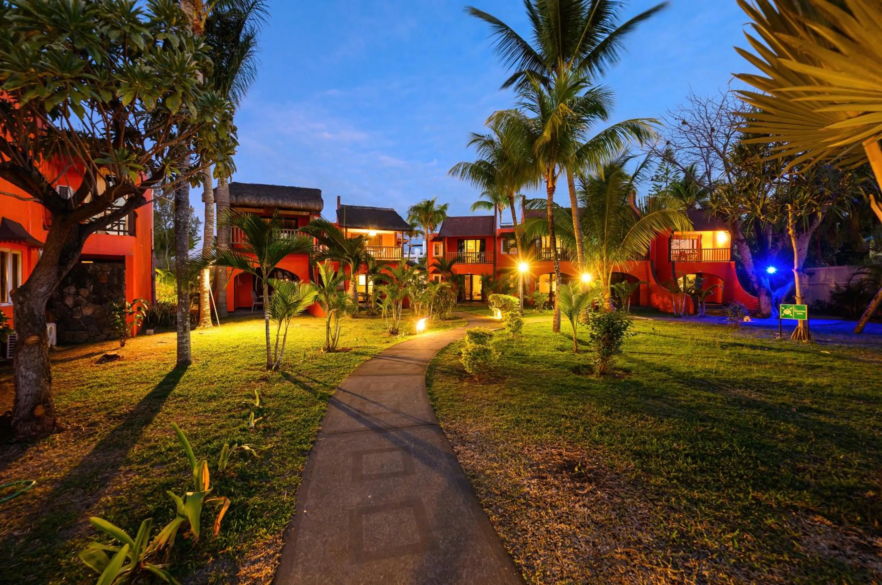 Night in Flowers of Paradise