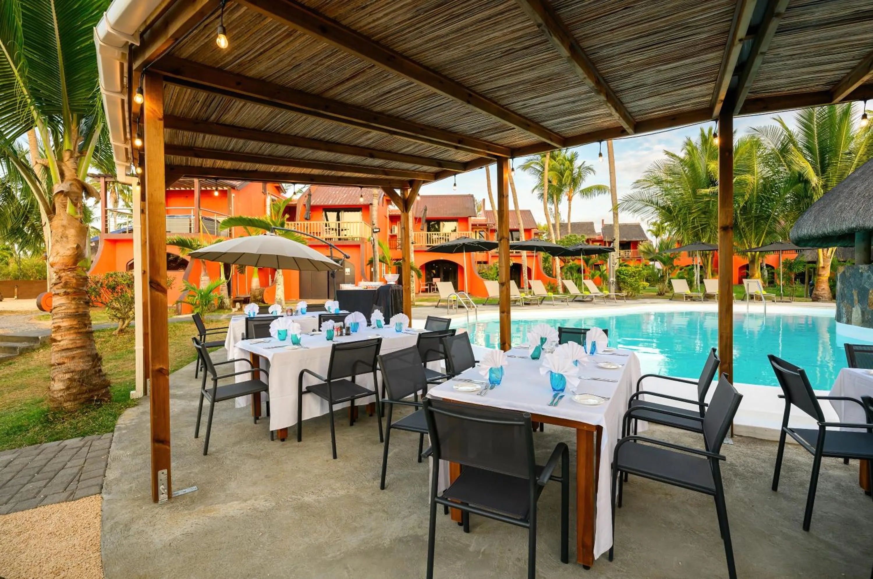 Restaurant/places to eat in Flowers of Paradise