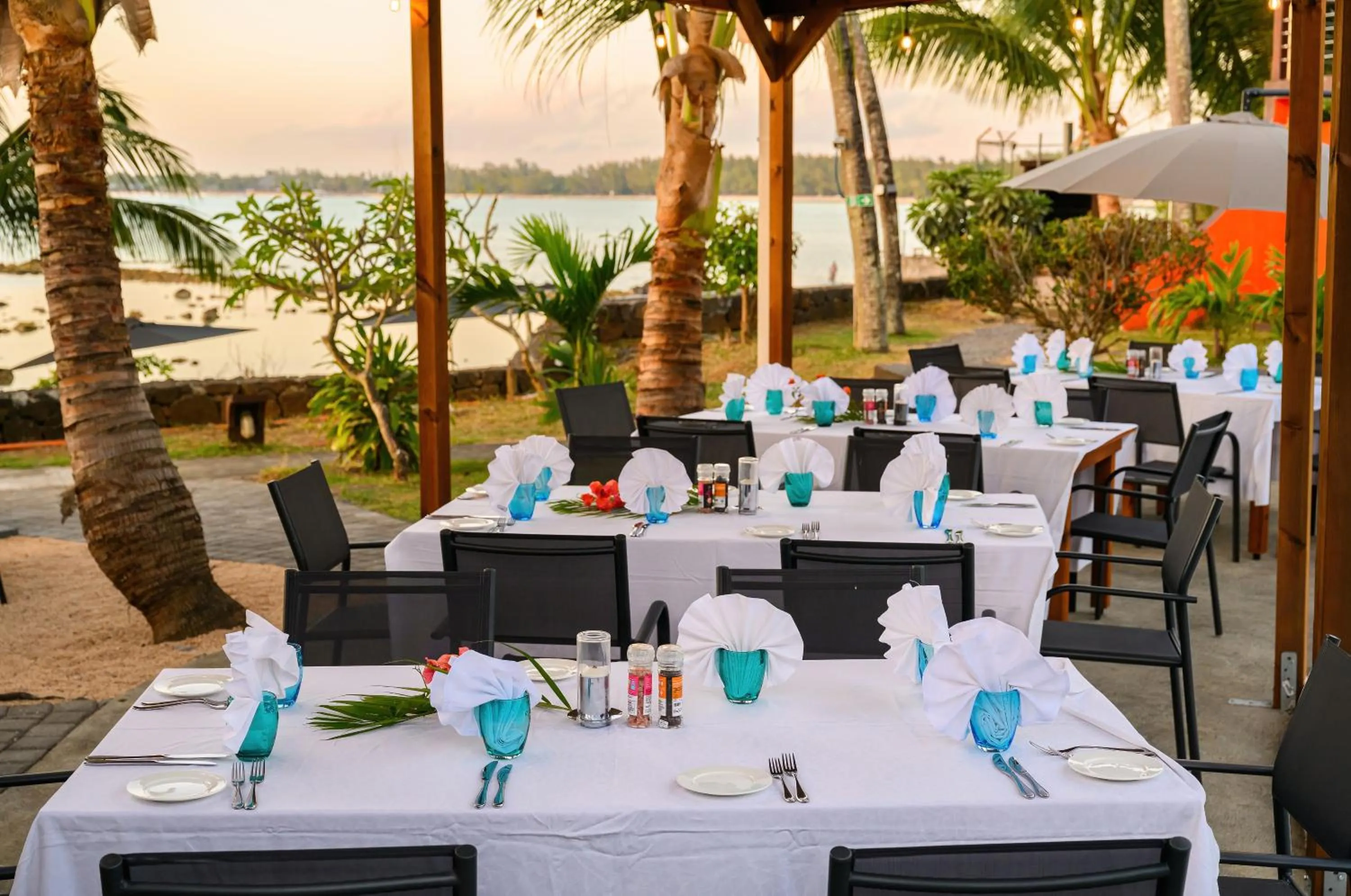 Restaurant/places to eat in Flowers of Paradise