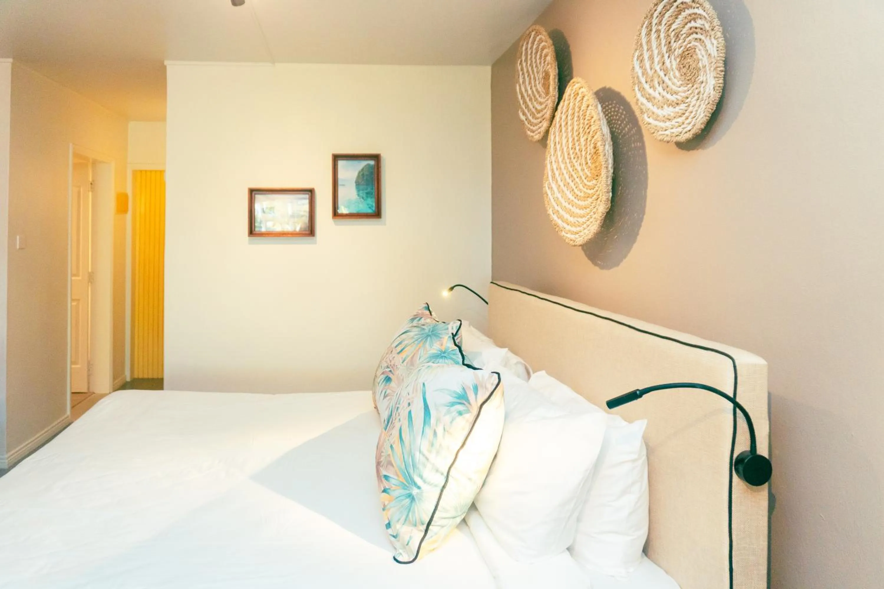 Bed in Flowers of Paradise