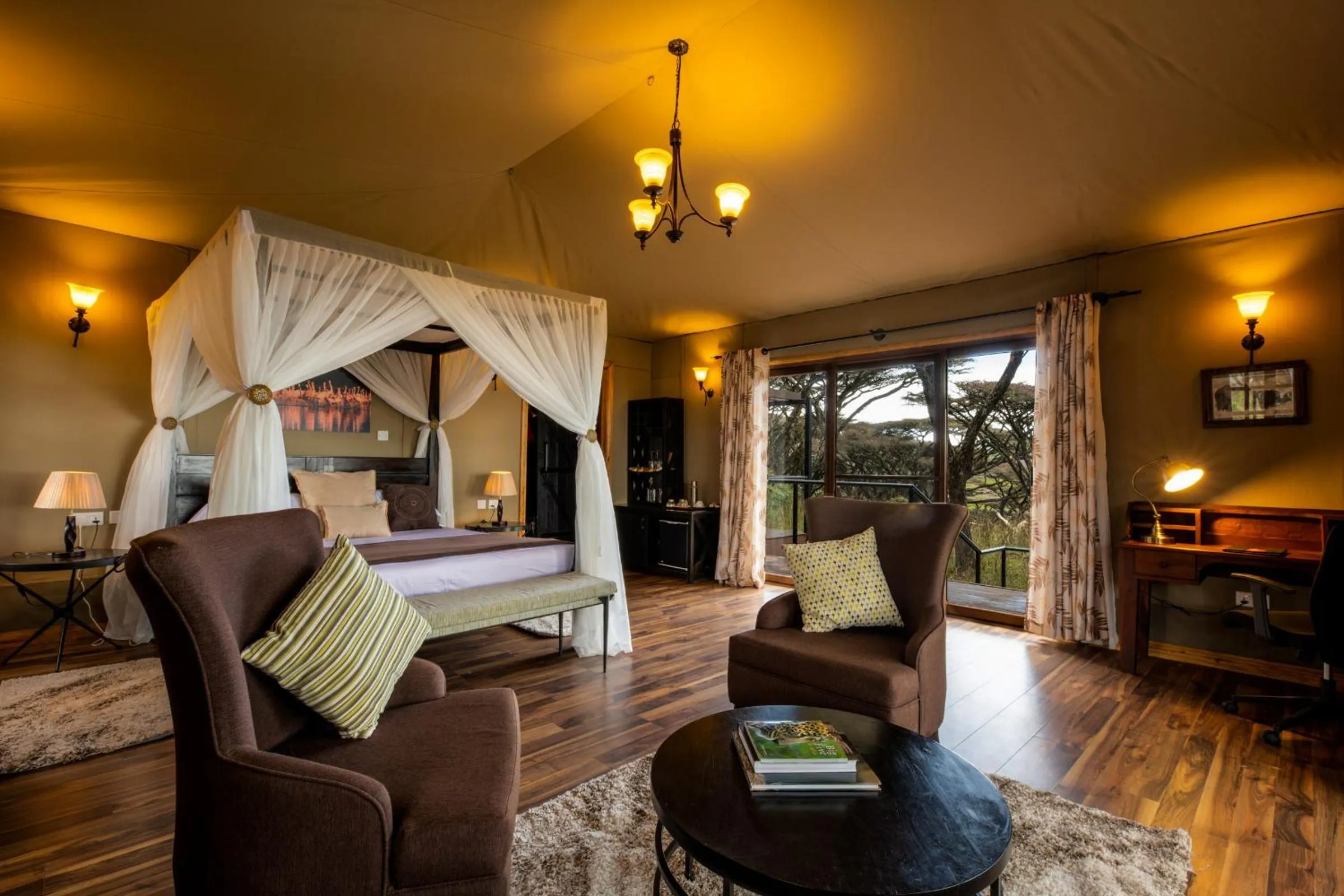 Bedroom, Bed in Lions Paw Ngorongoro