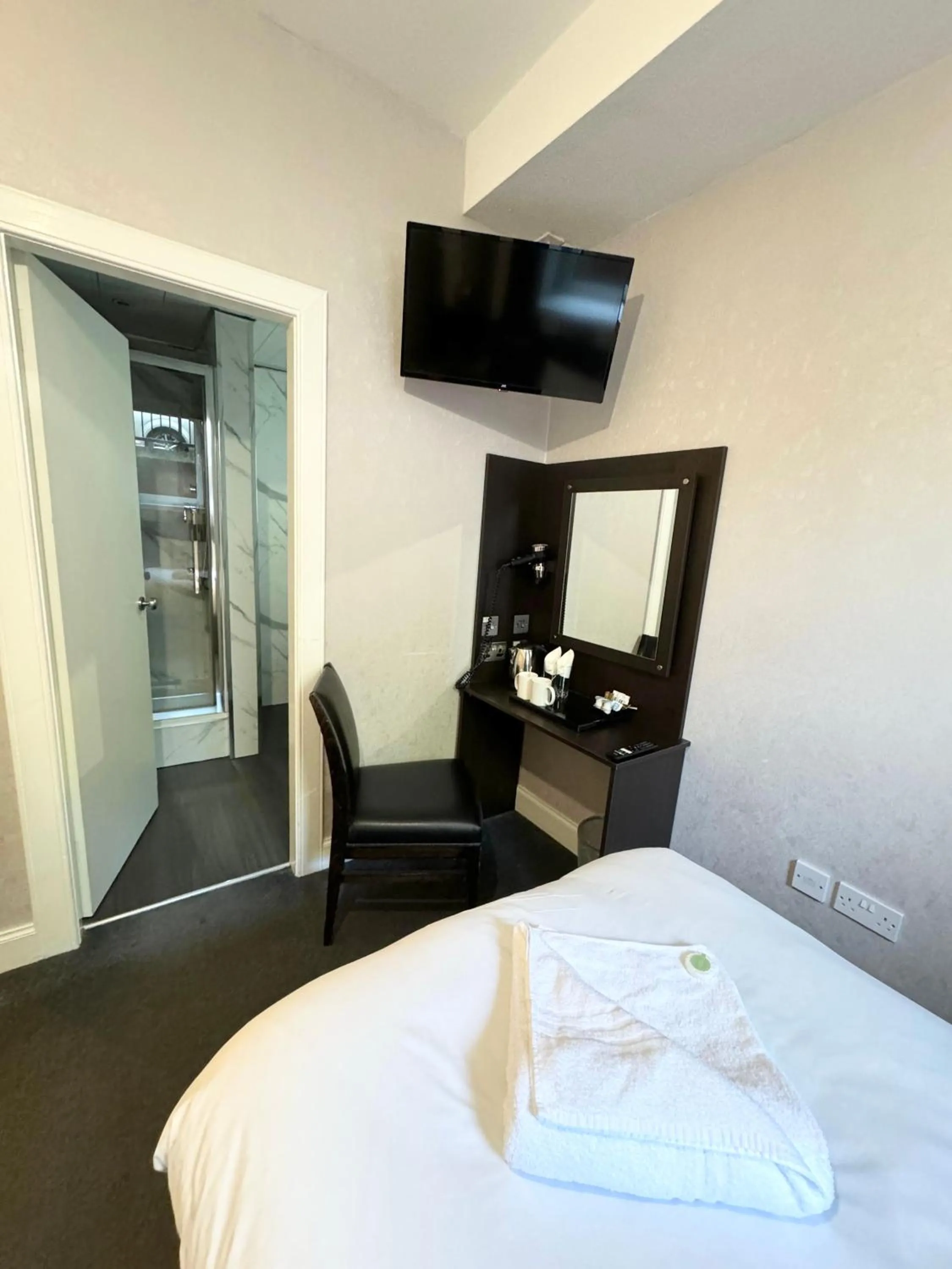 Bed in Murrayfield Park Guest House