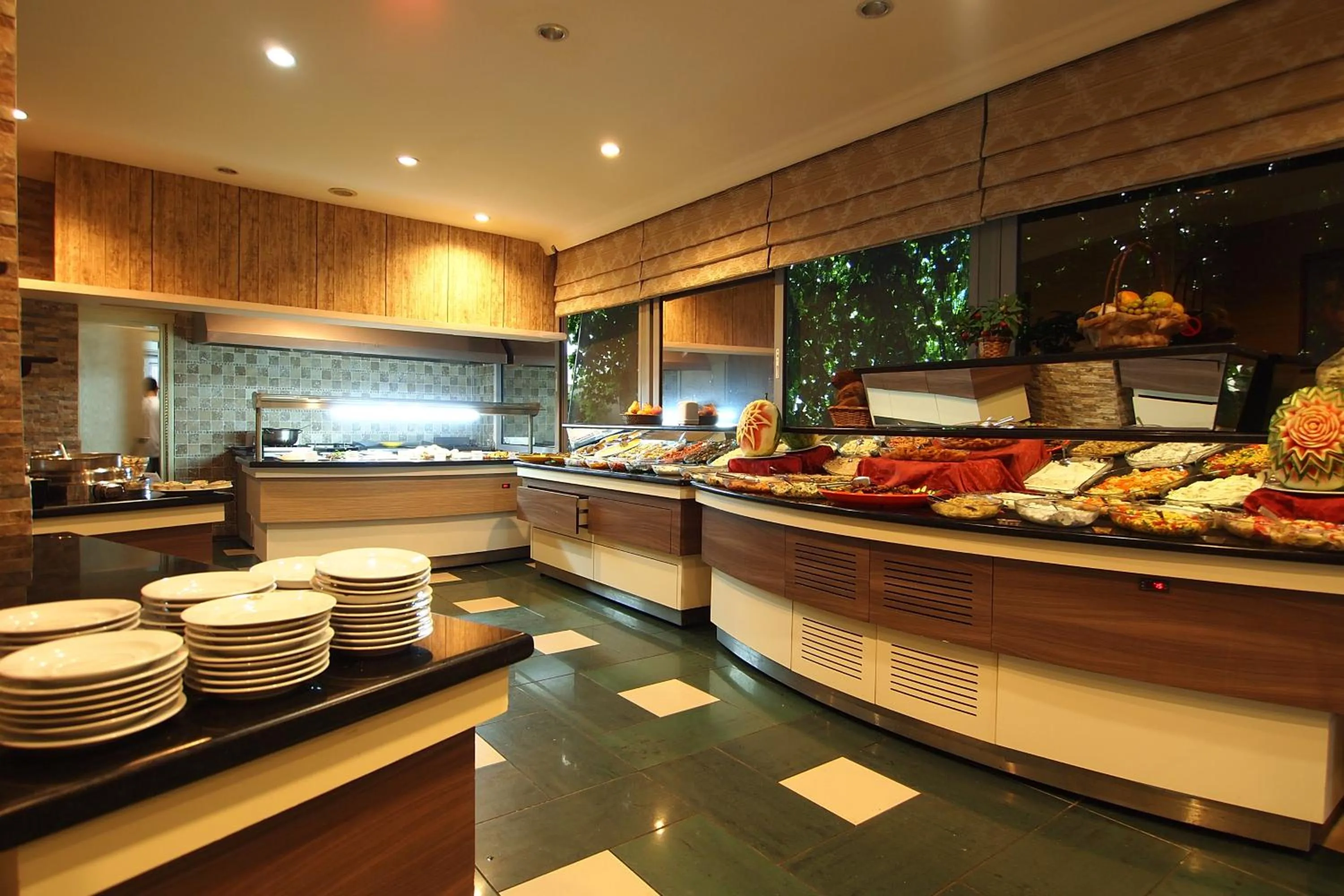 Restaurant/places to eat in Romance Beach Hotel