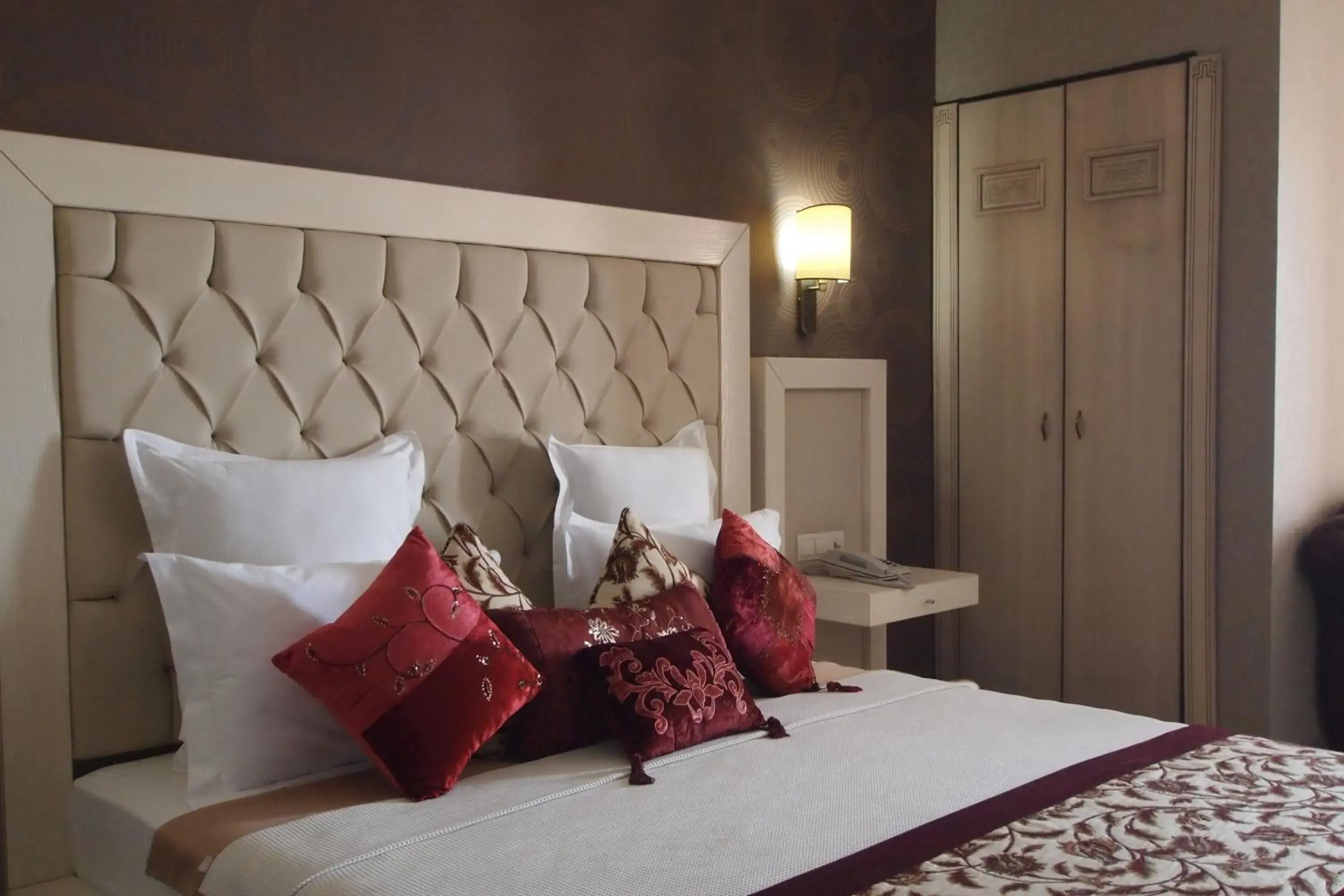 Deluxe Double Room in Romance Beach Hotel Deluxe Double Room in Romance Beach Hotel