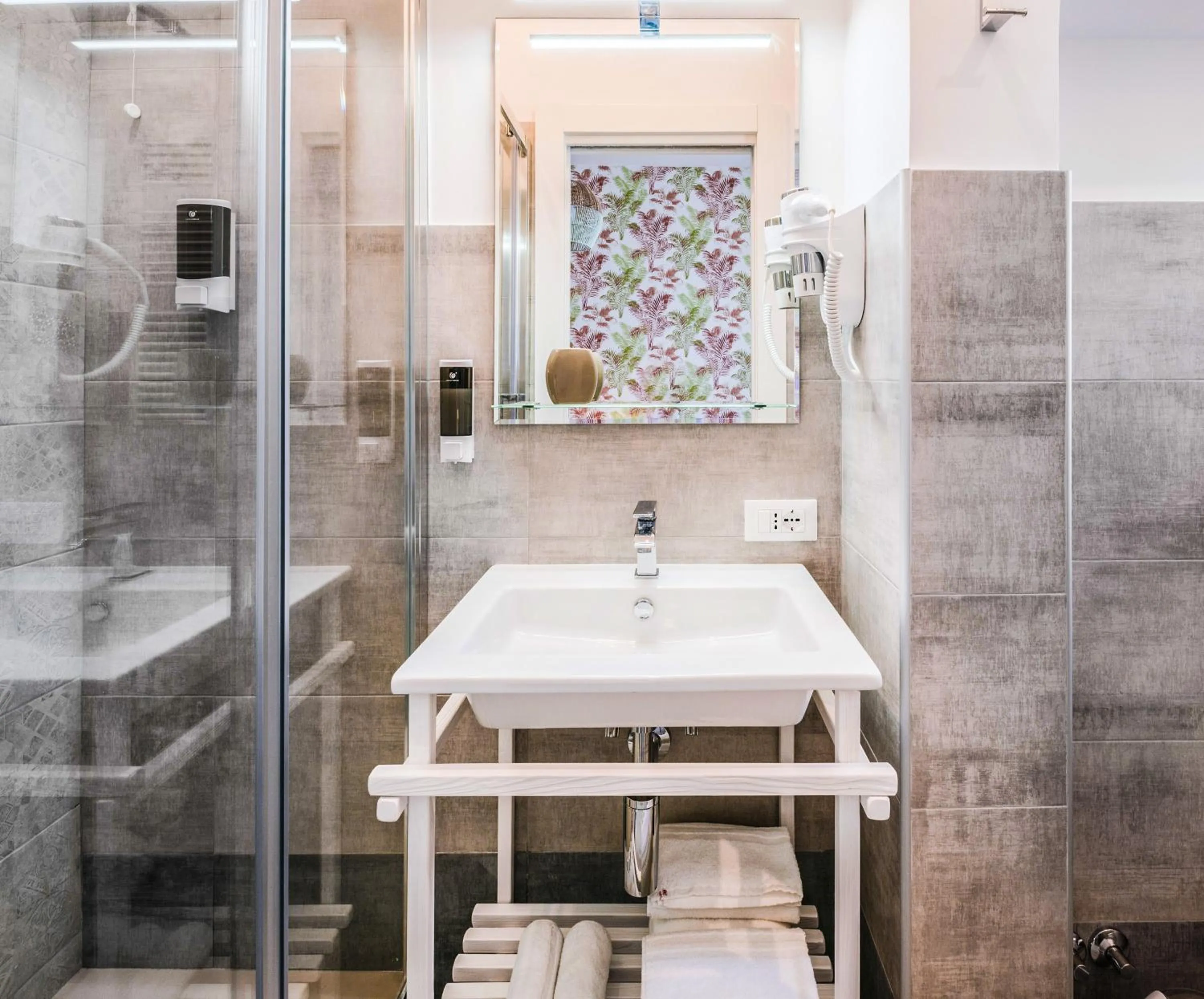 Bathroom in Lele Rooms San Lorenzo