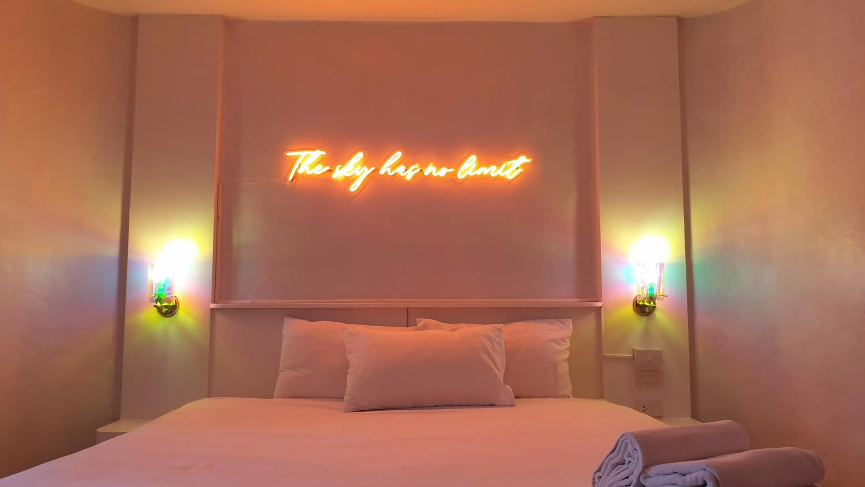 Bedroom, Bed in Goodnight Cha Am Minitel