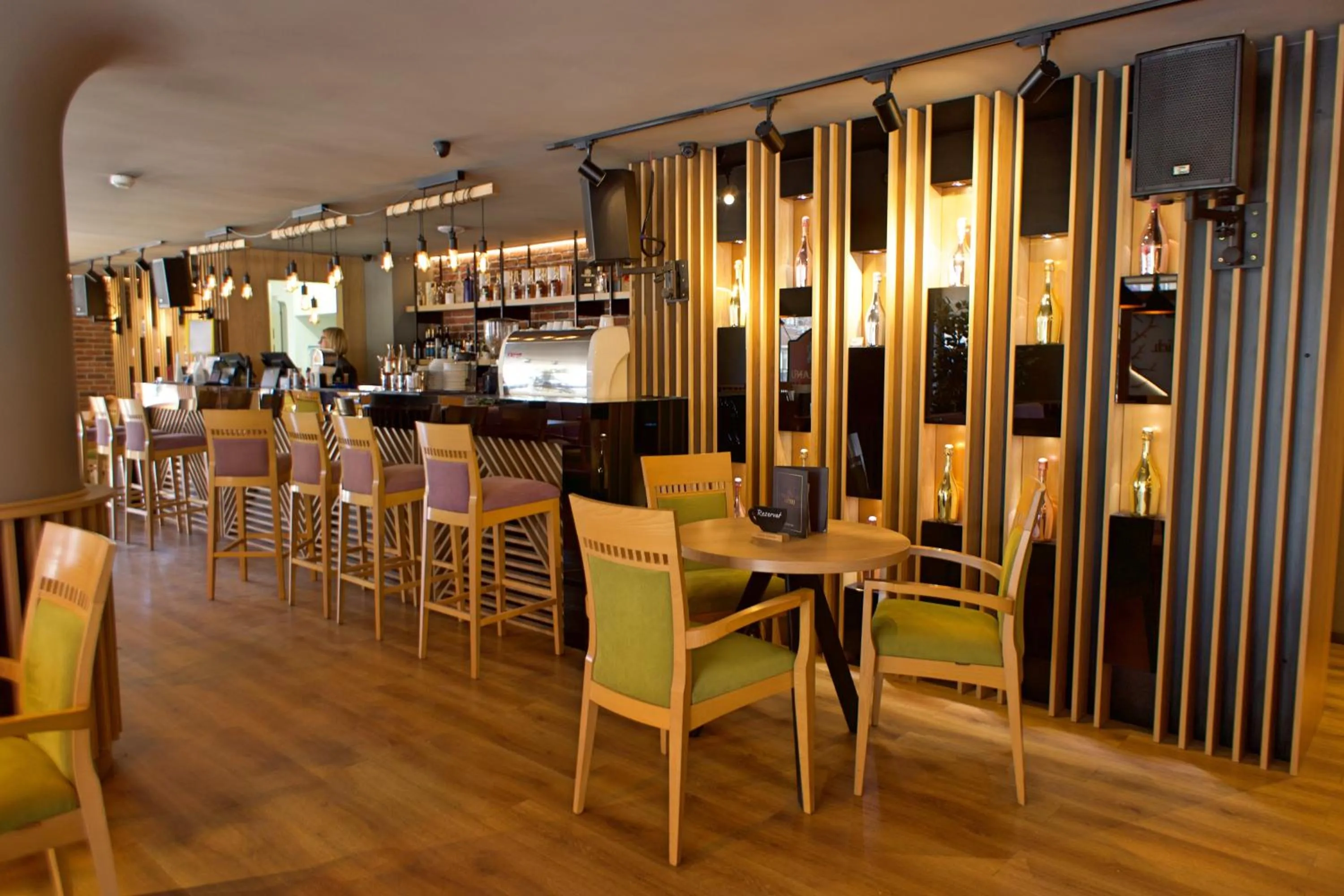 Restaurant/places to eat in Hotel Alexandrion Experience