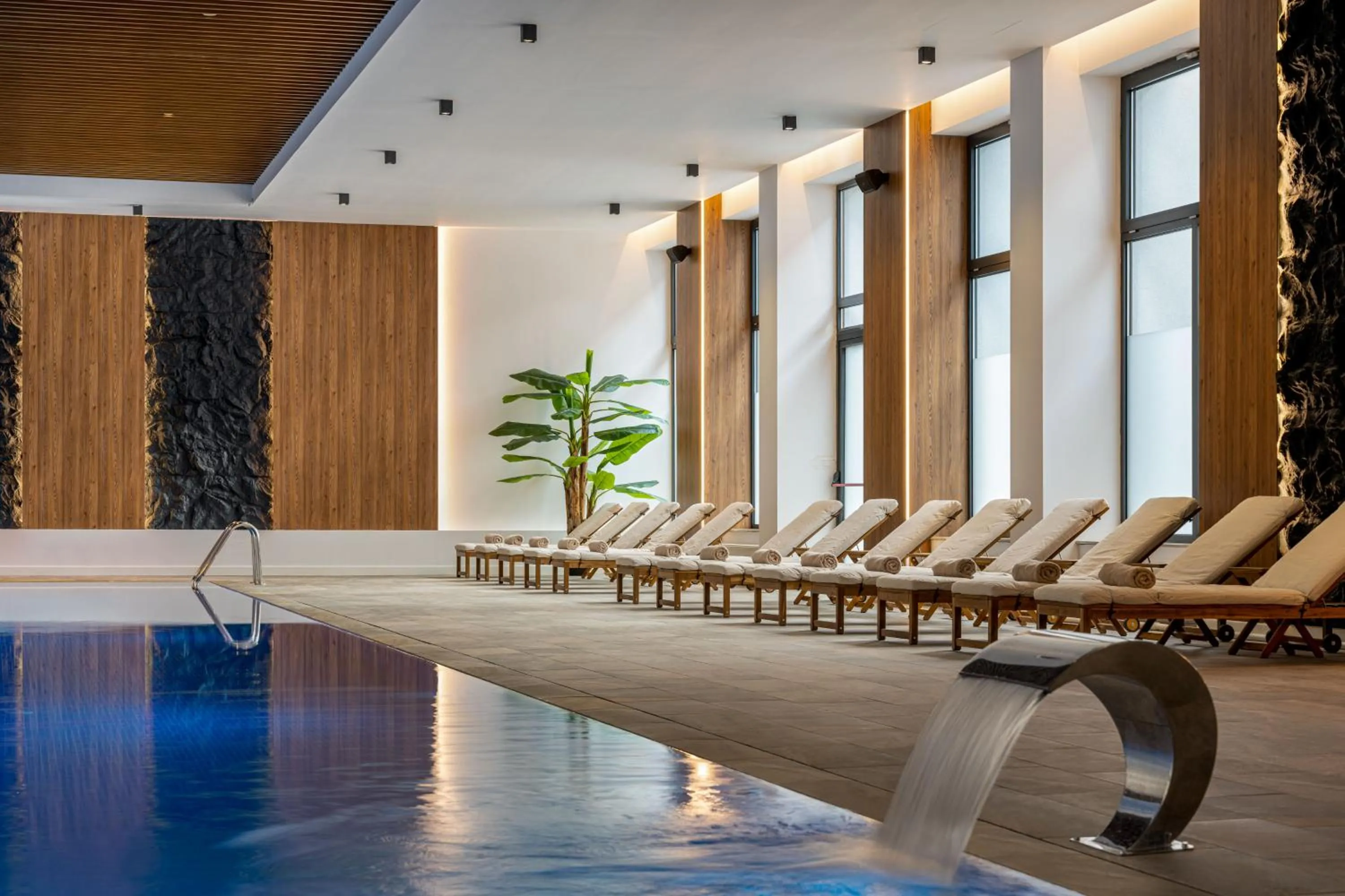 Swimming pool in Hotel Alexandrion Experience