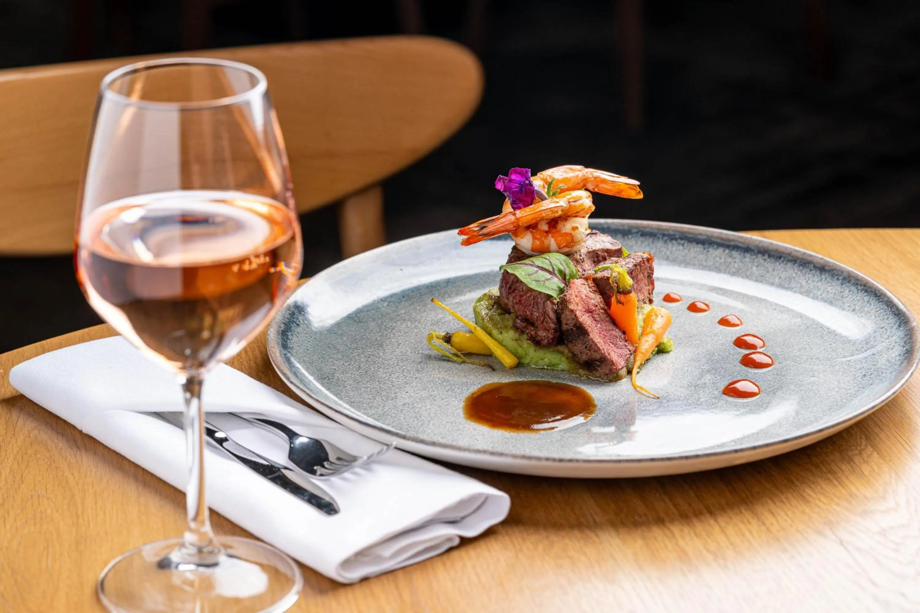 Restaurant/places to eat in Hotel Alexandrion Experience