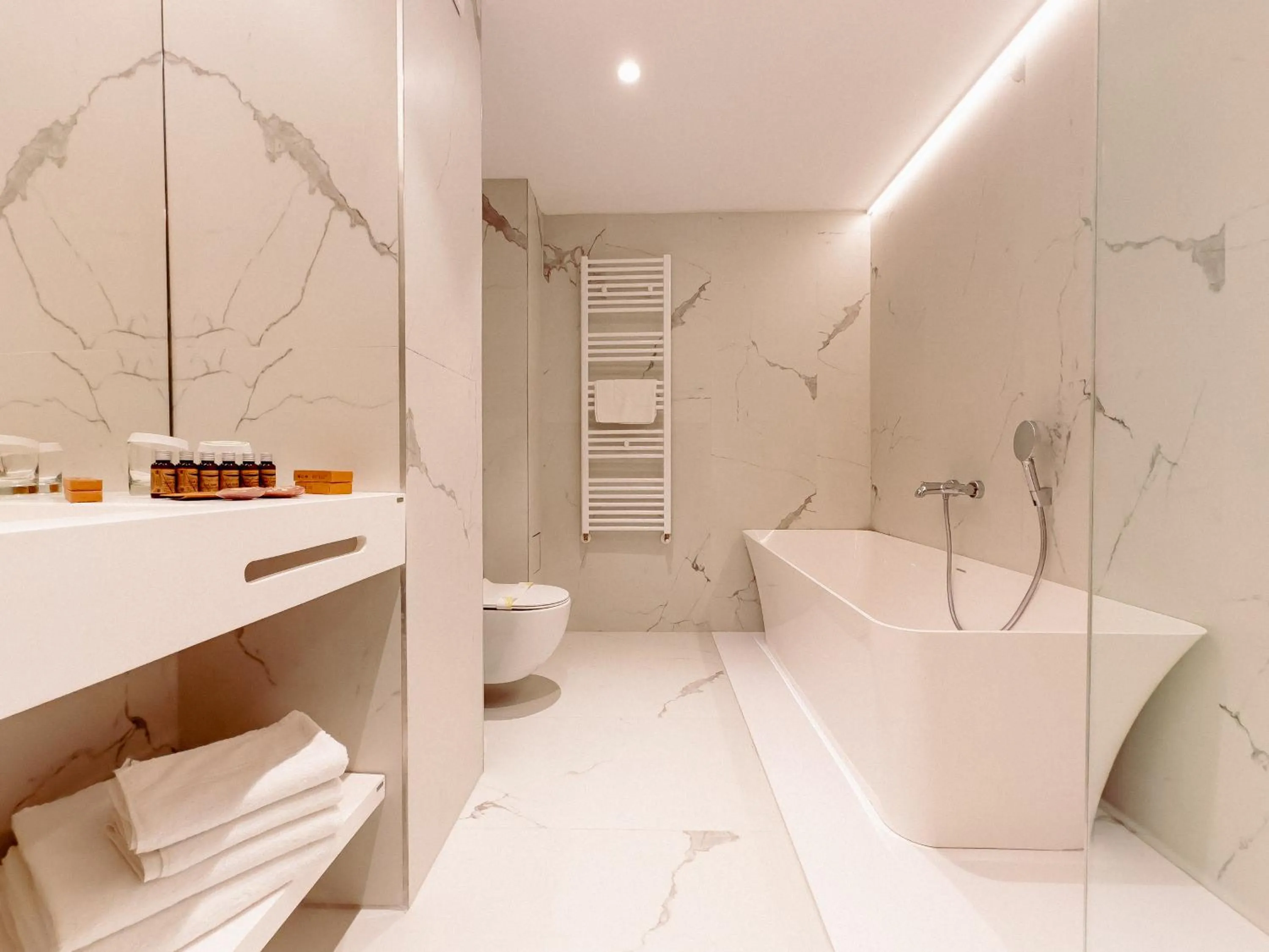 Shower in Hotel Alexandrion Experience