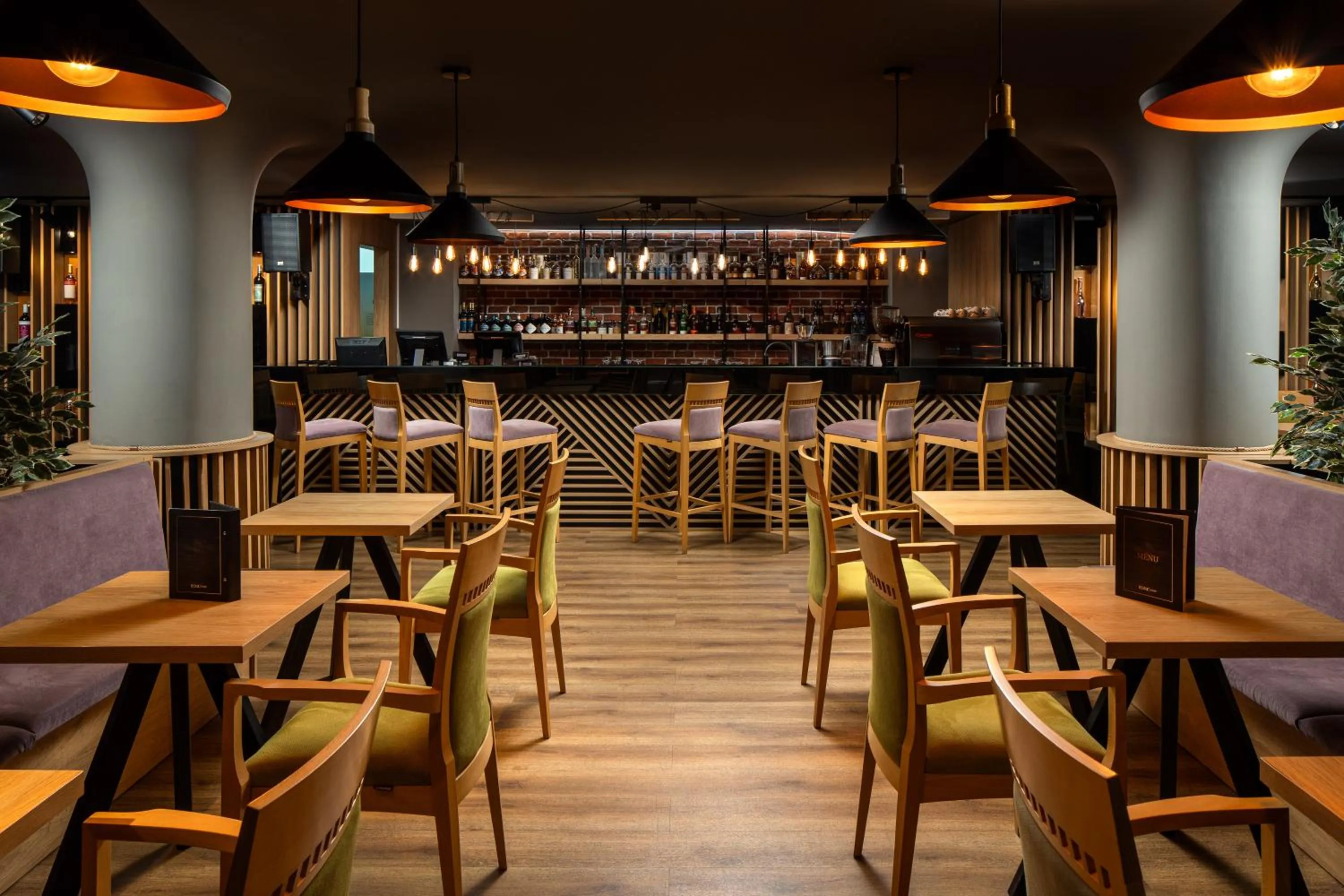 Restaurant/places to eat in Hotel Alexandrion Experience