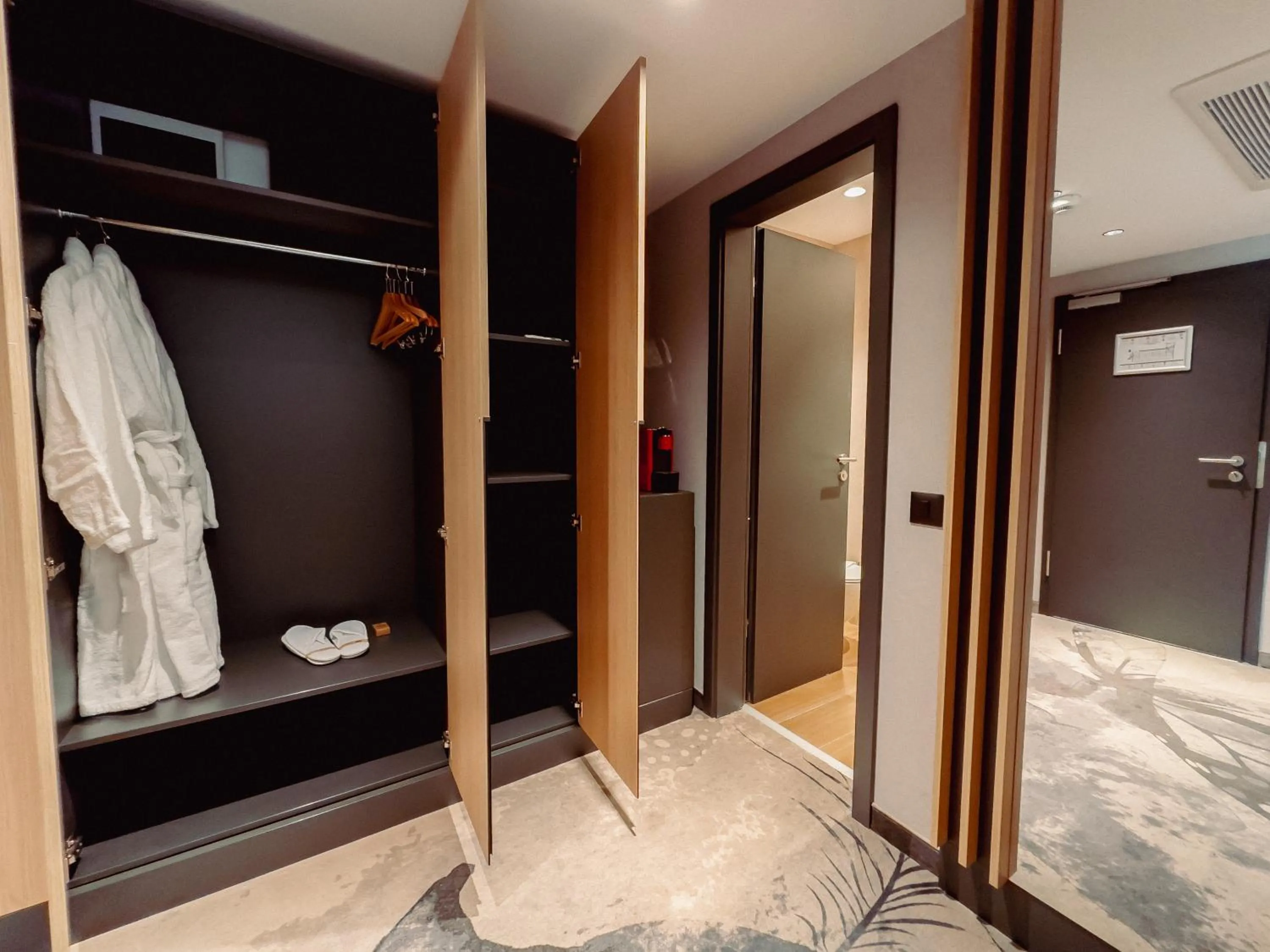 wardrobe in Hotel Alexandrion Experience