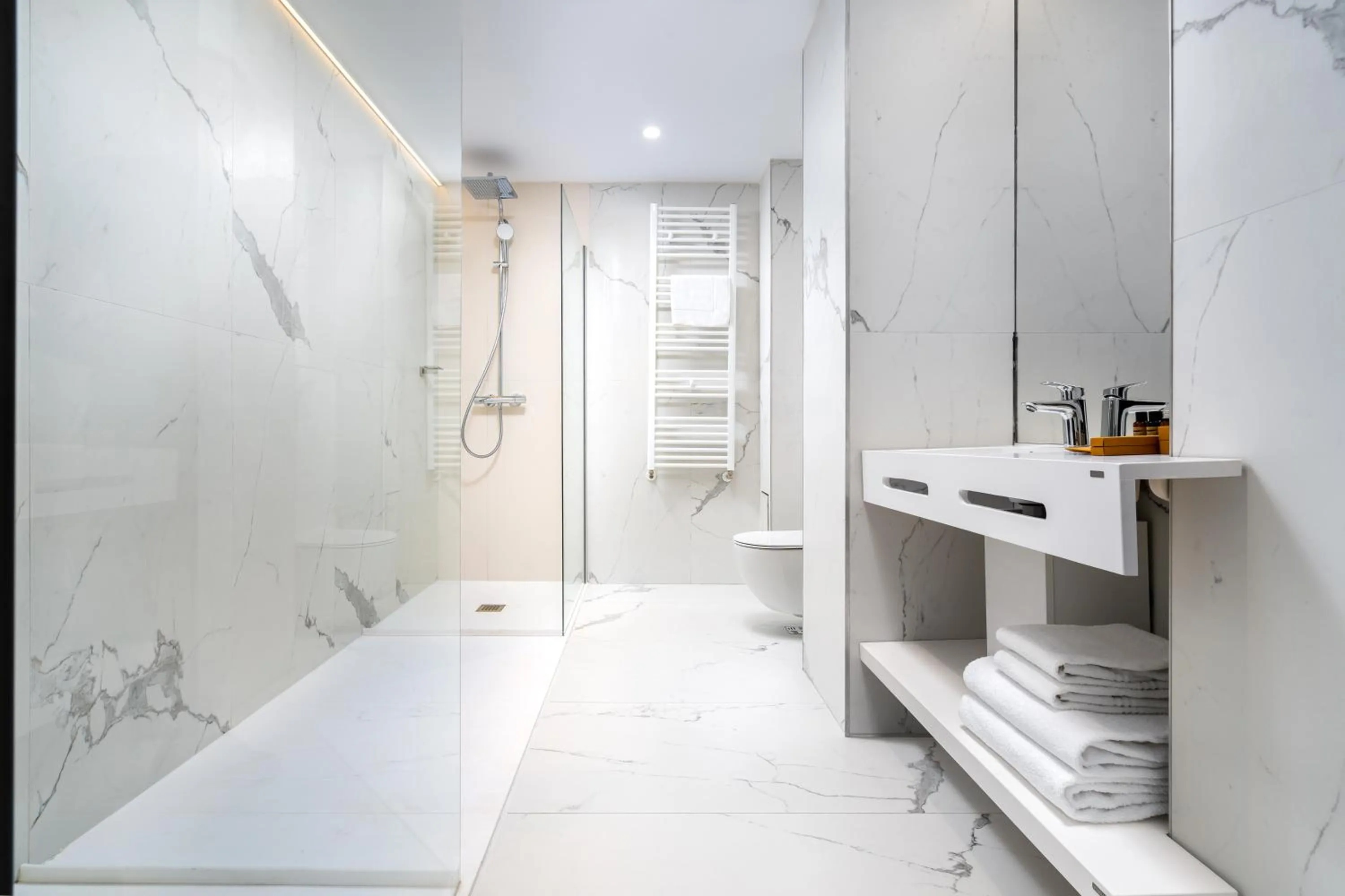 Shower in Hotel Alexandrion Experience