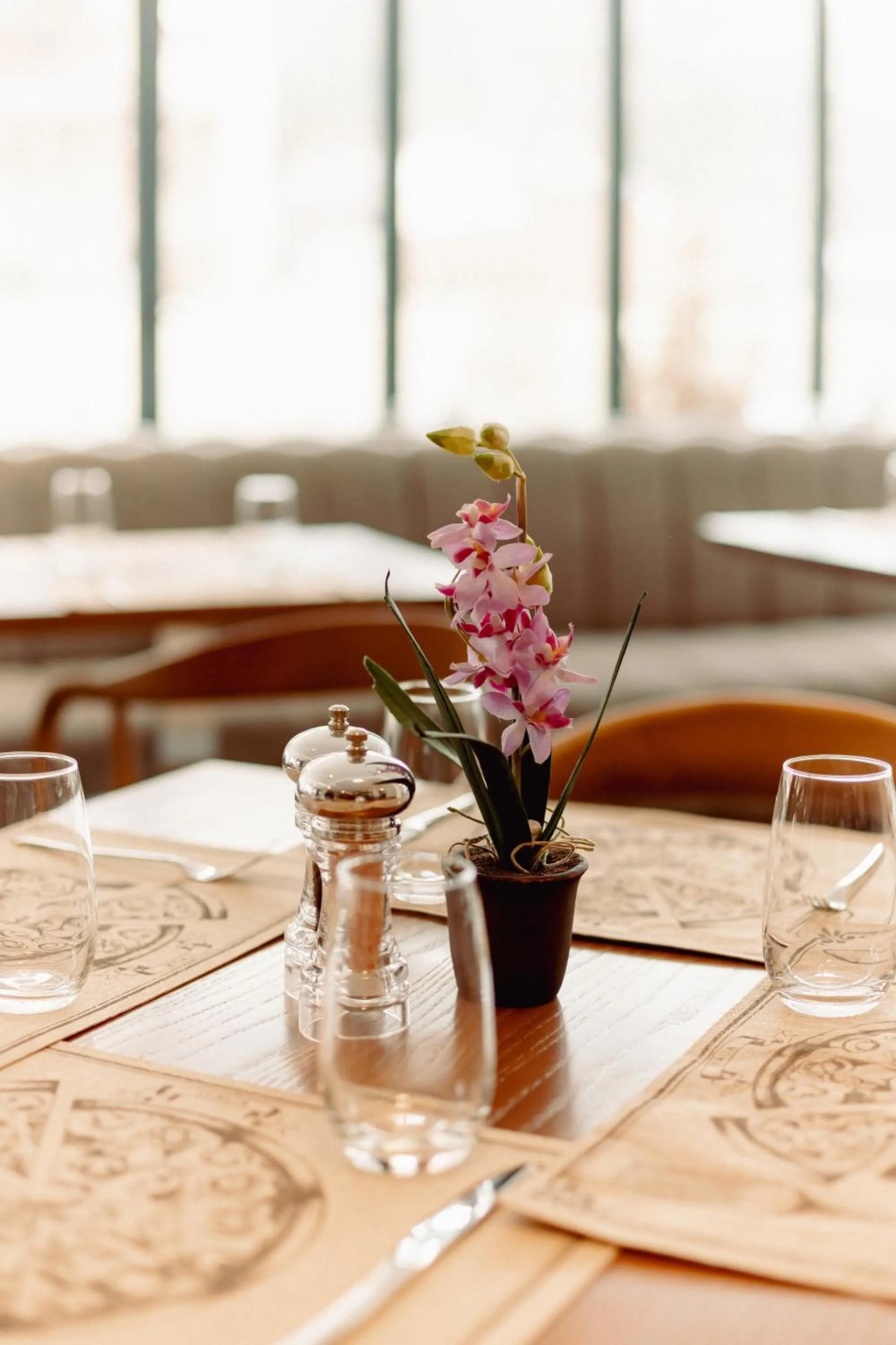 Restaurant/places to eat in Hotel Alexandrion Experience