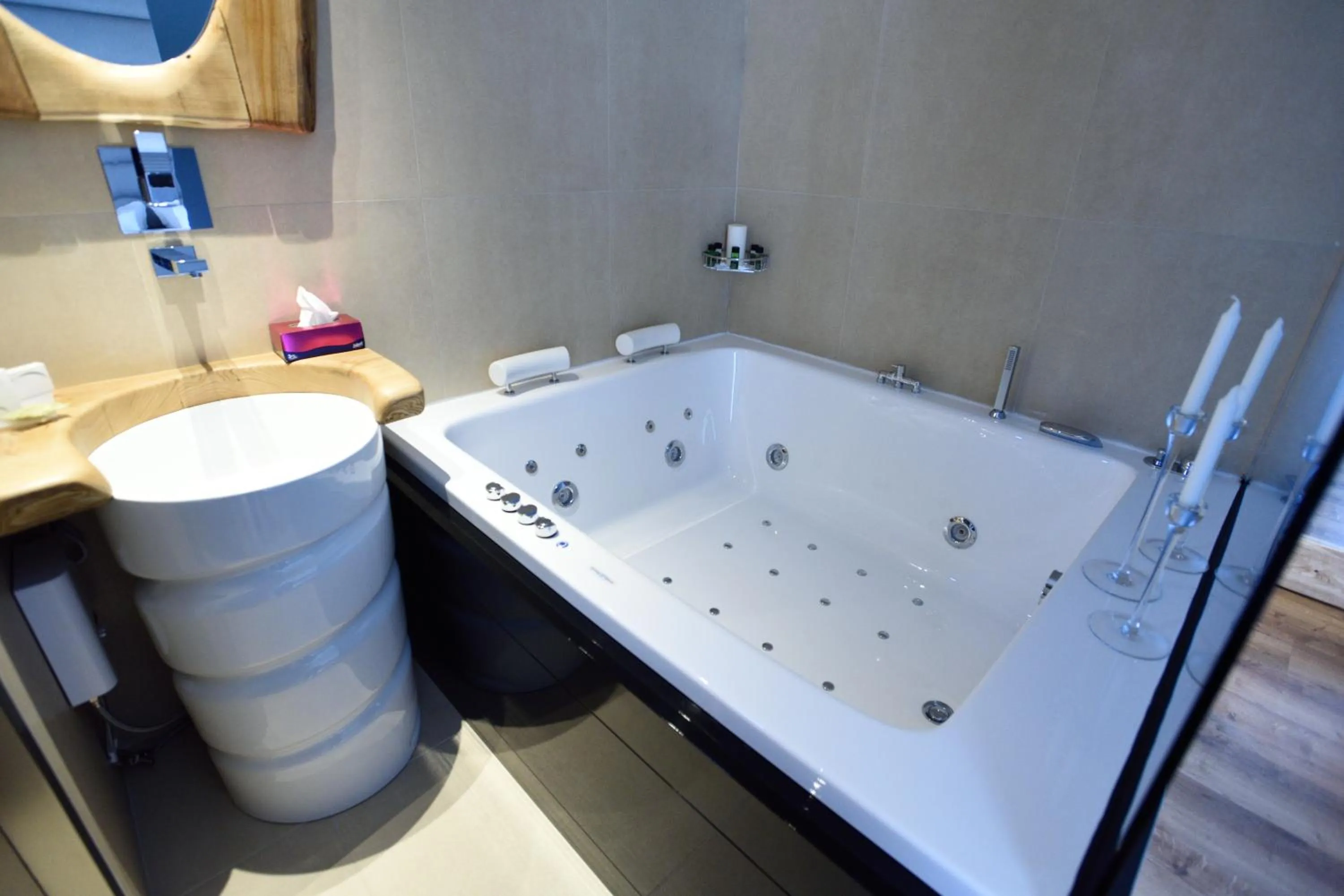 Magnifique Luxury Suites