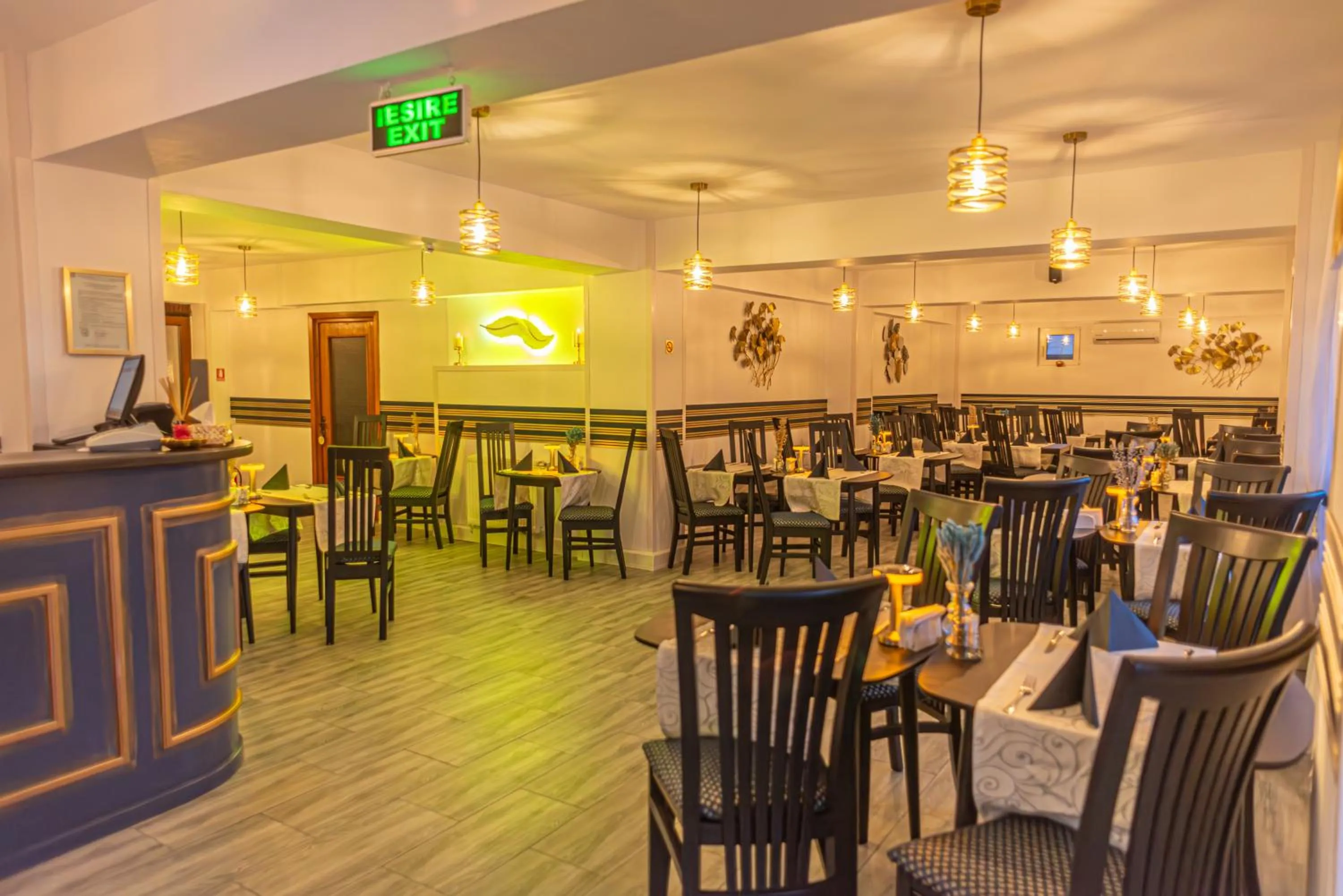 Restaurant/places to eat in Hotel Marea Neagra