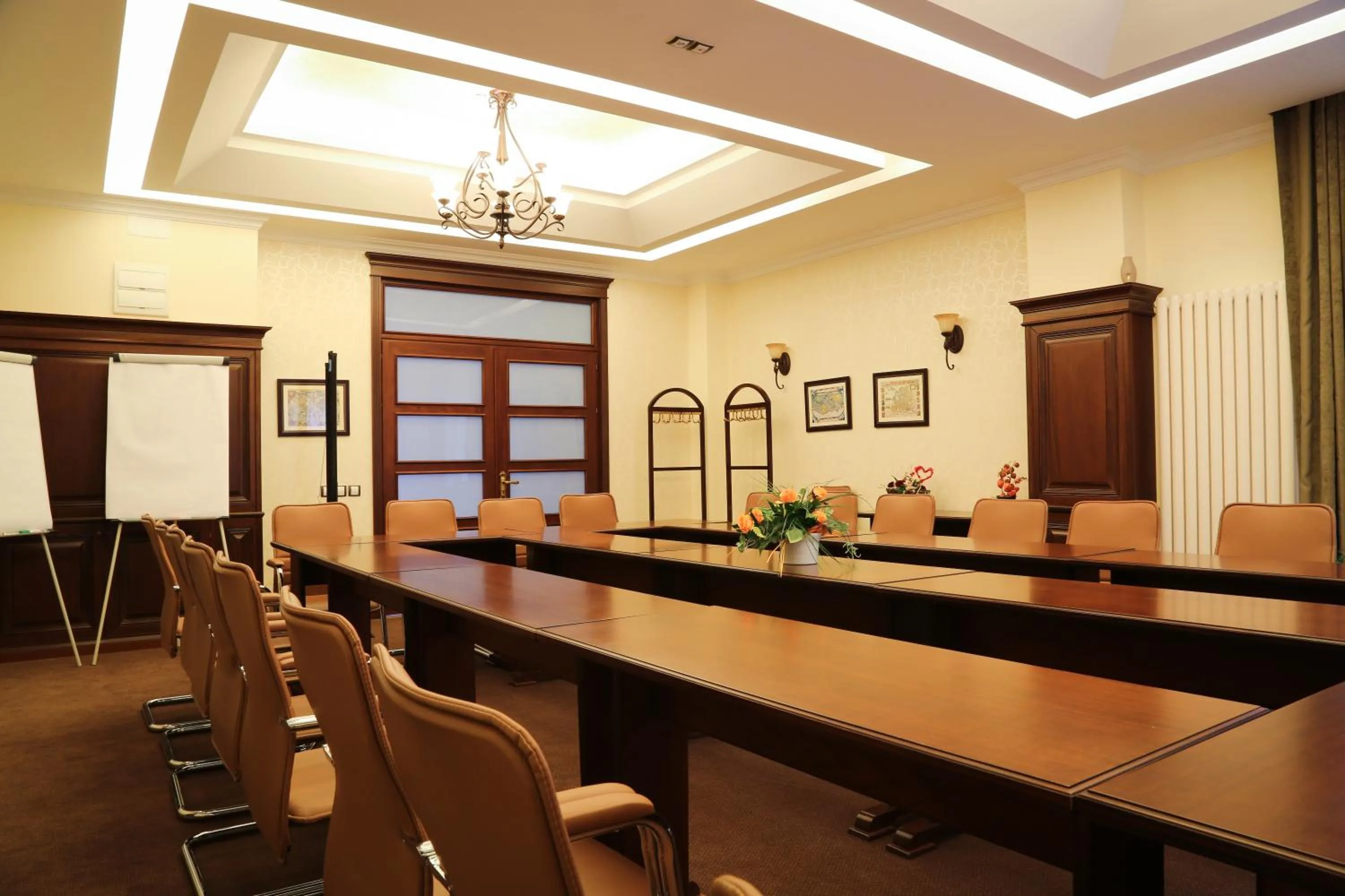 Business facilities in Hotel Foisorul cu Flori