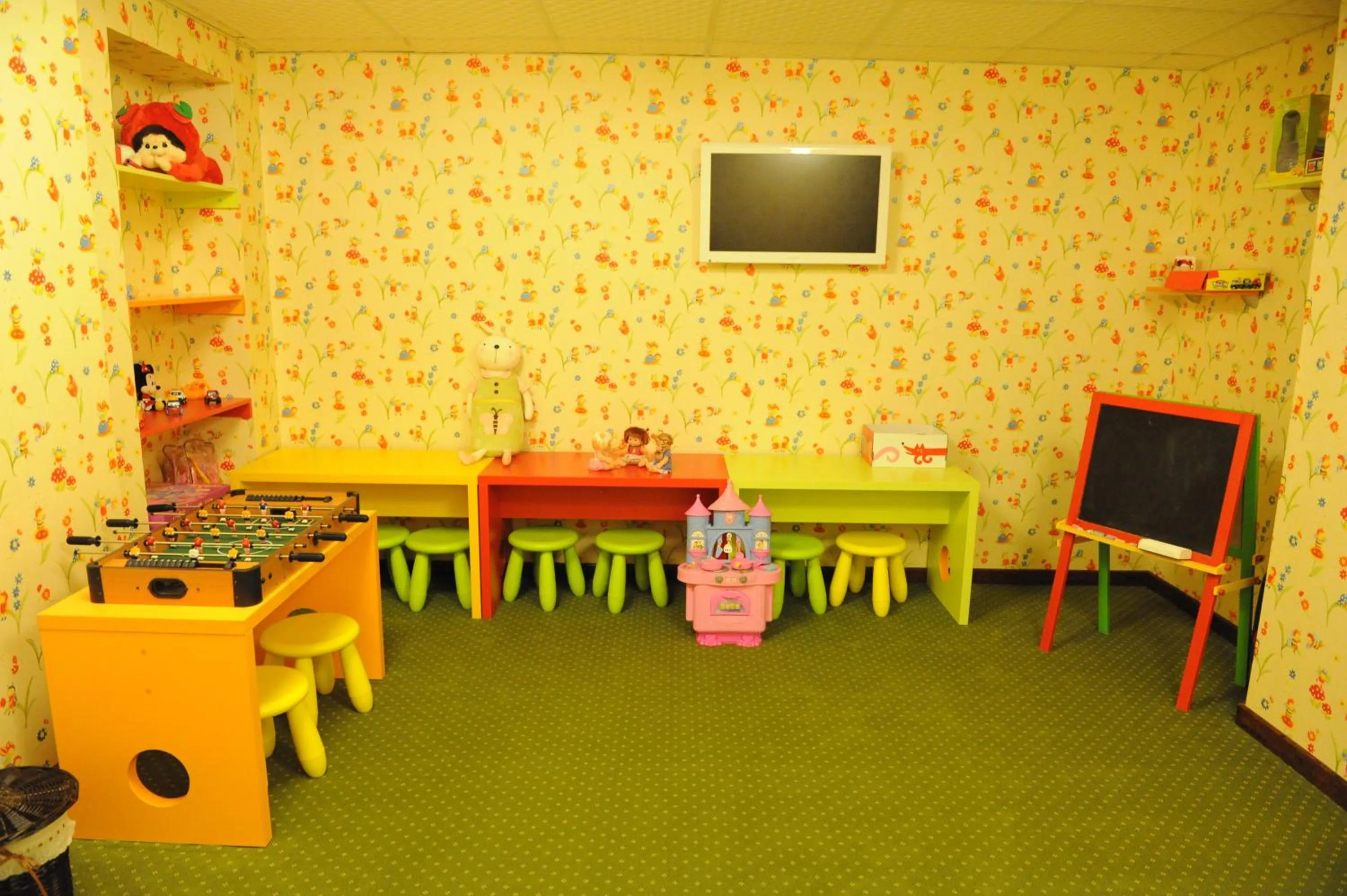 Children play ground in Hotel Foisorul cu Flori