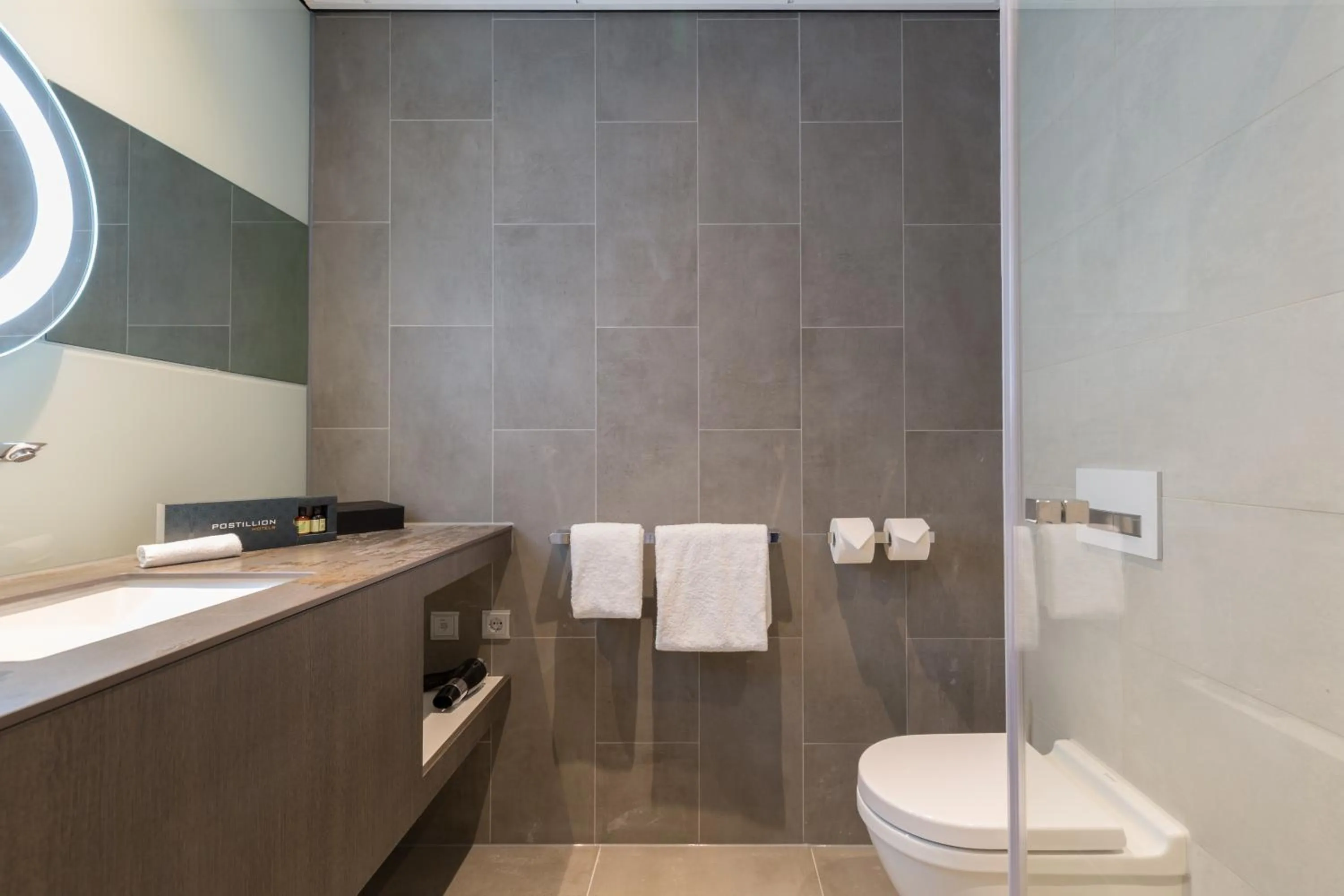 Bathroom in Postillion Hotel Amsterdam