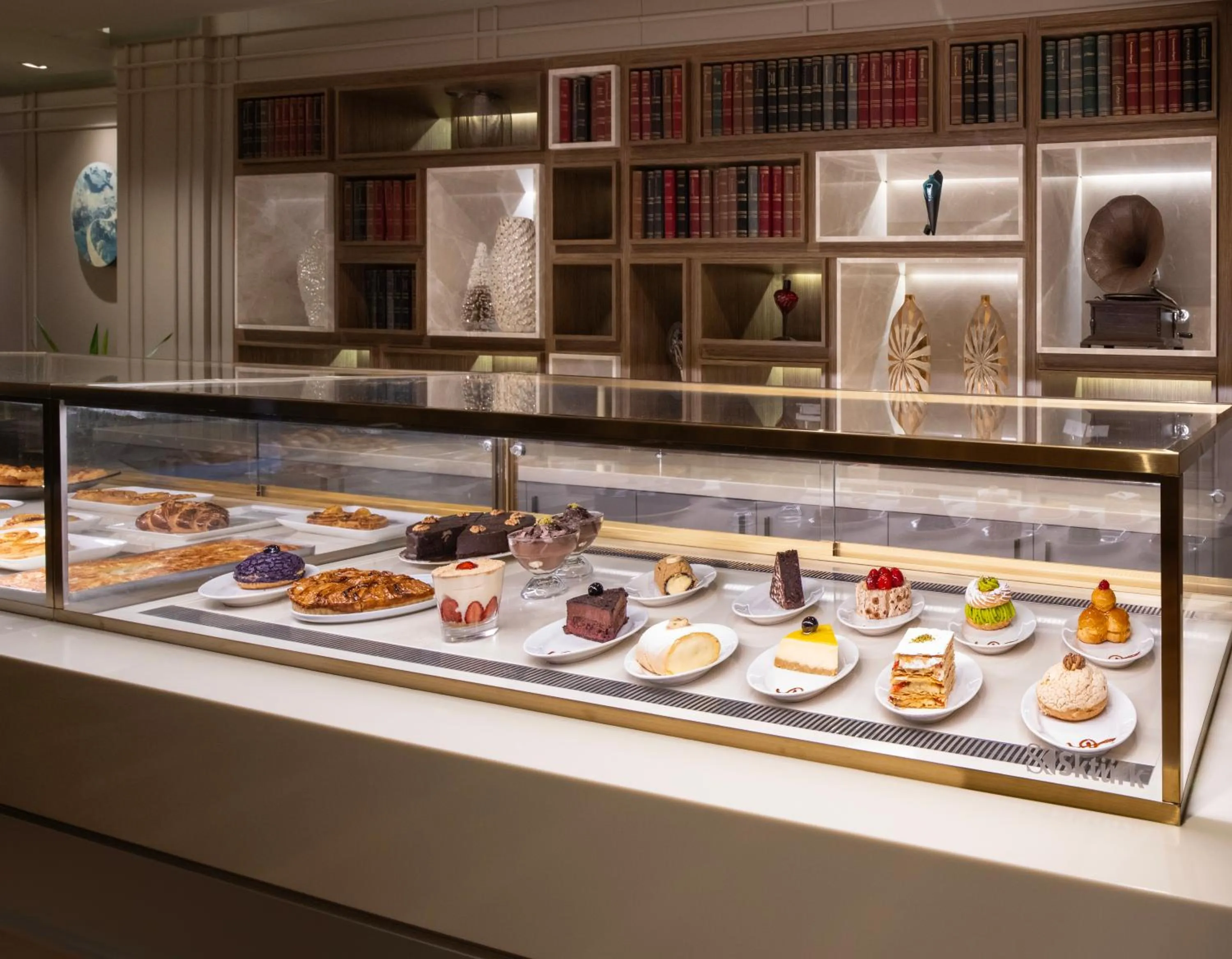 Food and drinks in Windsor Hotel & Convention Center Istanbul