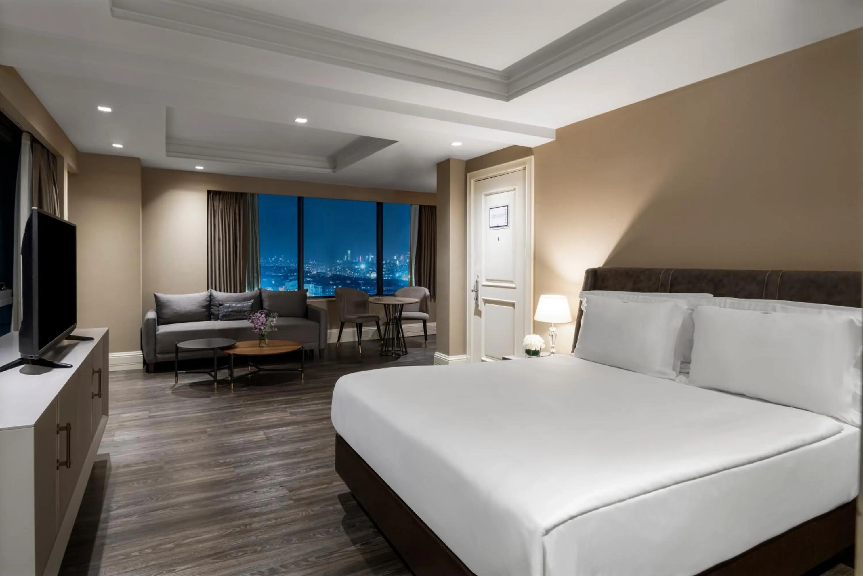 Bed in Windsor Hotel & Convention Center Istanbul