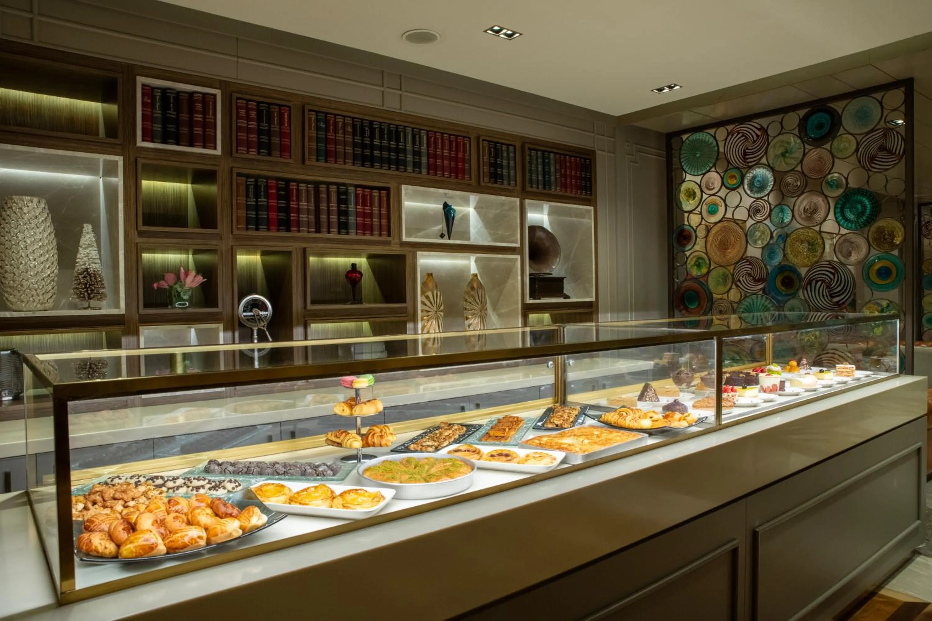 Food and drinks in Windsor Hotel & Convention Center Istanbul