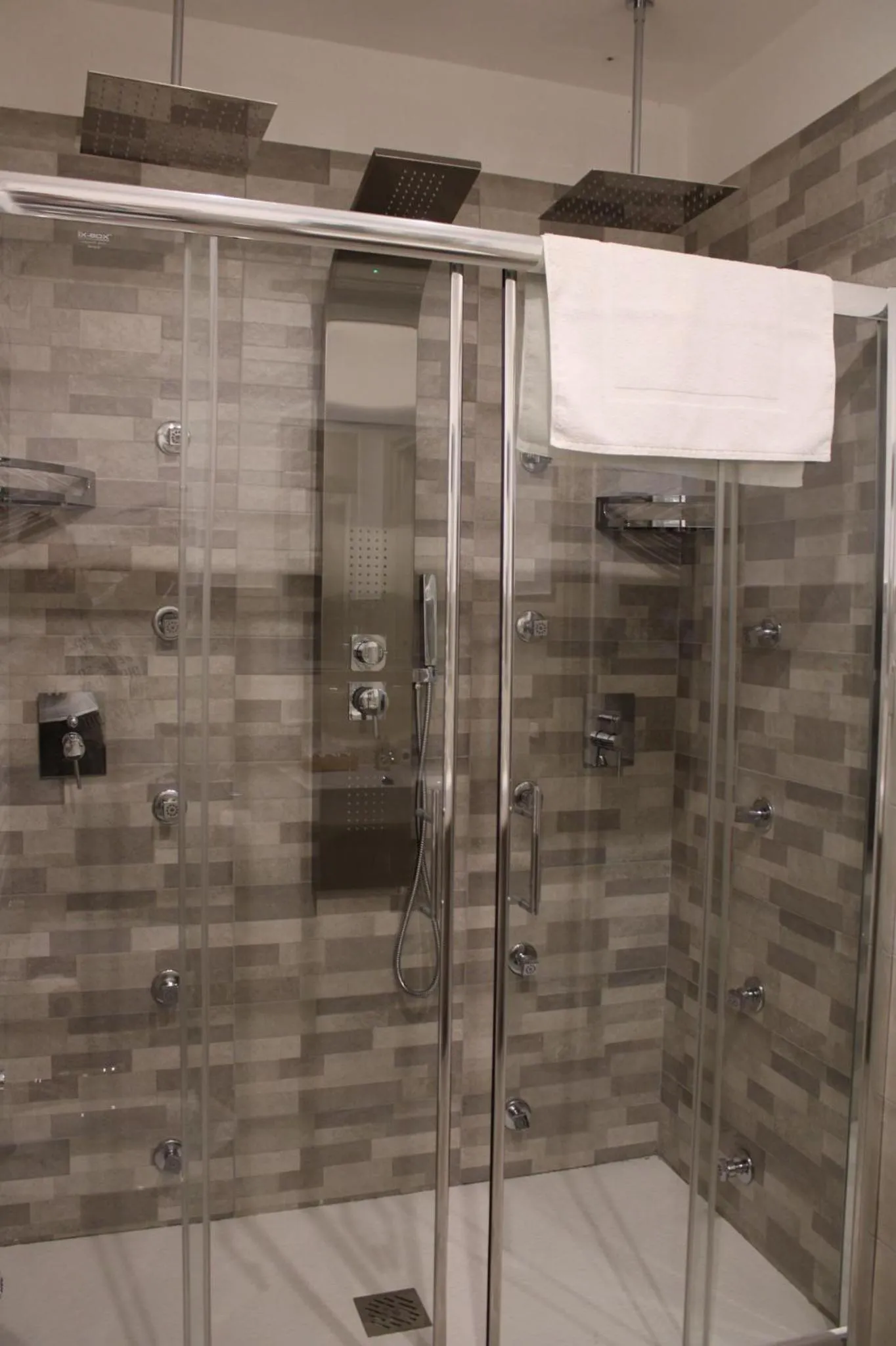 Shower in B&B D'Amari Affittacamere