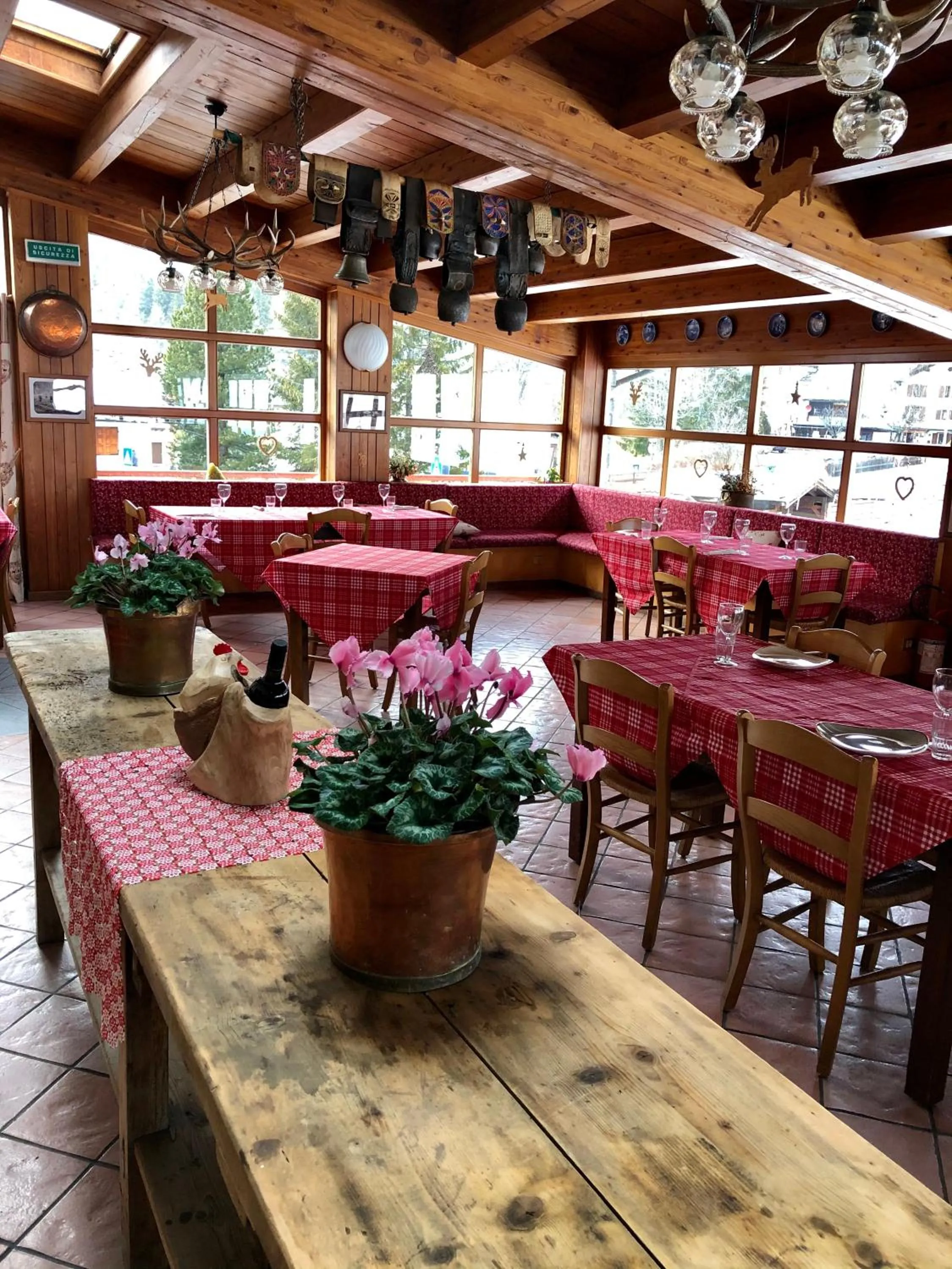 Restaurant/places to eat in Hotel Flora Alpina