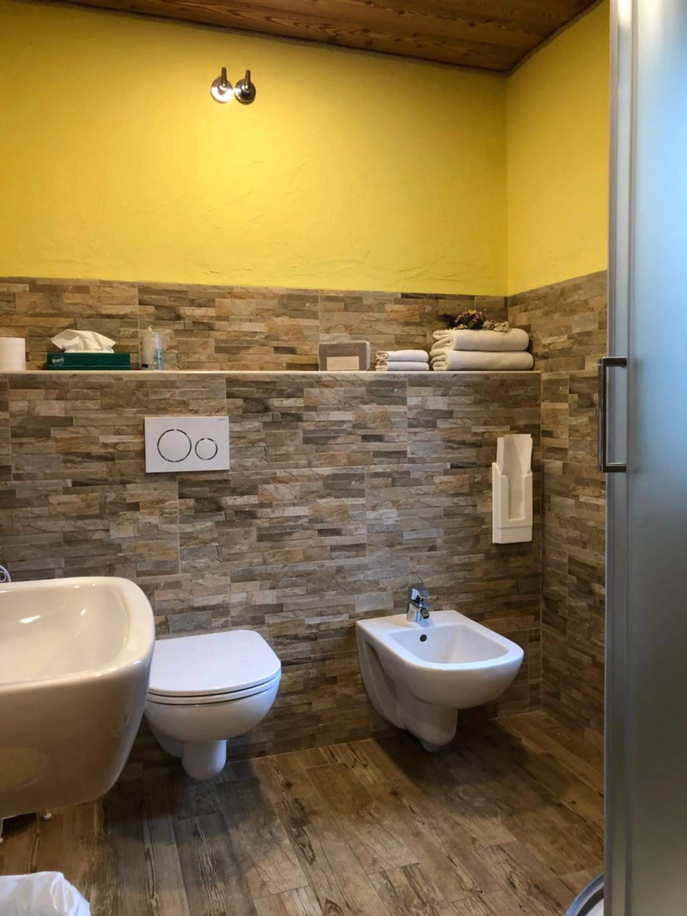 Bathroom in Hotel Flora Alpina