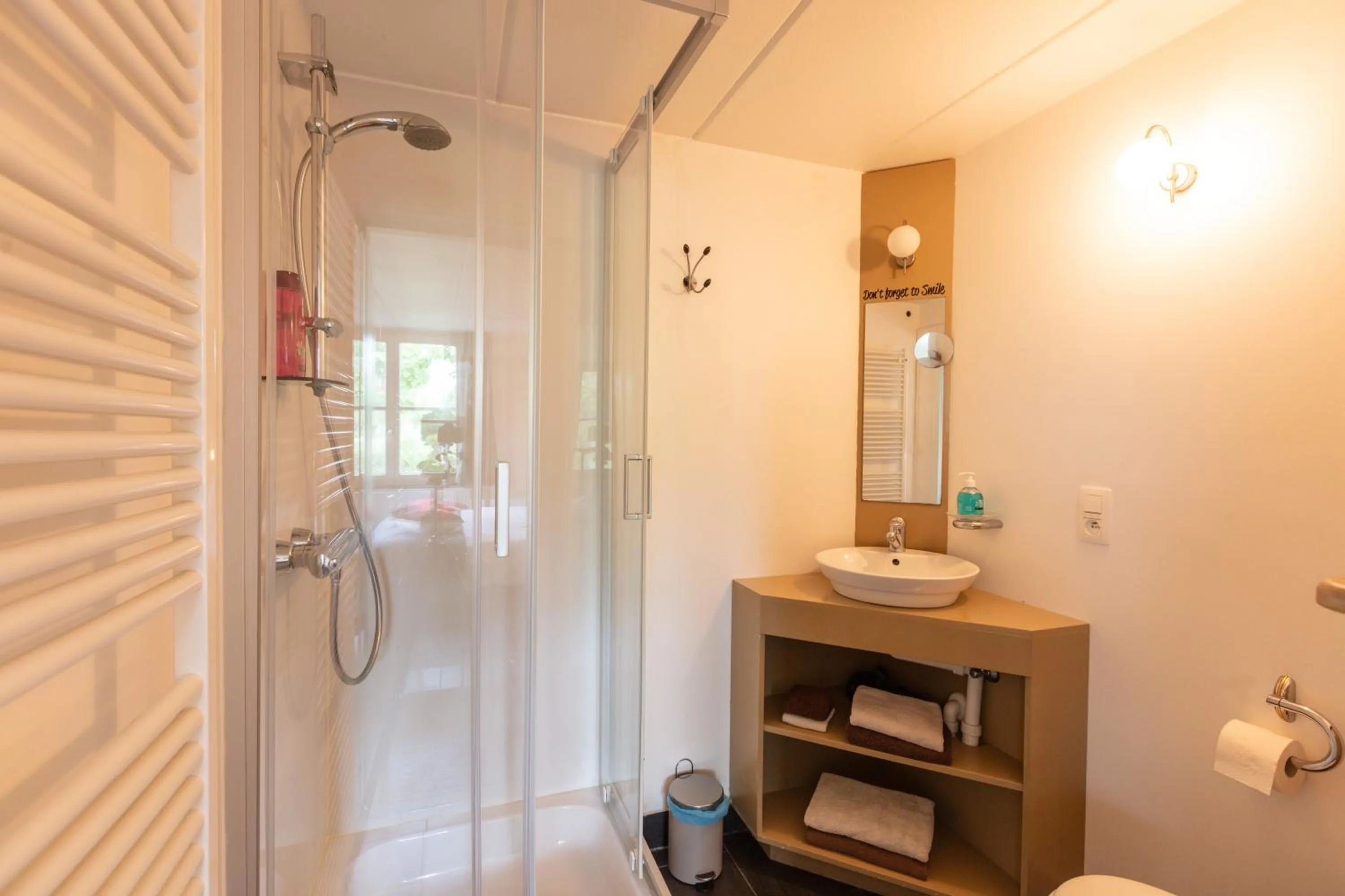Shower in B&B Het Eycken Huys