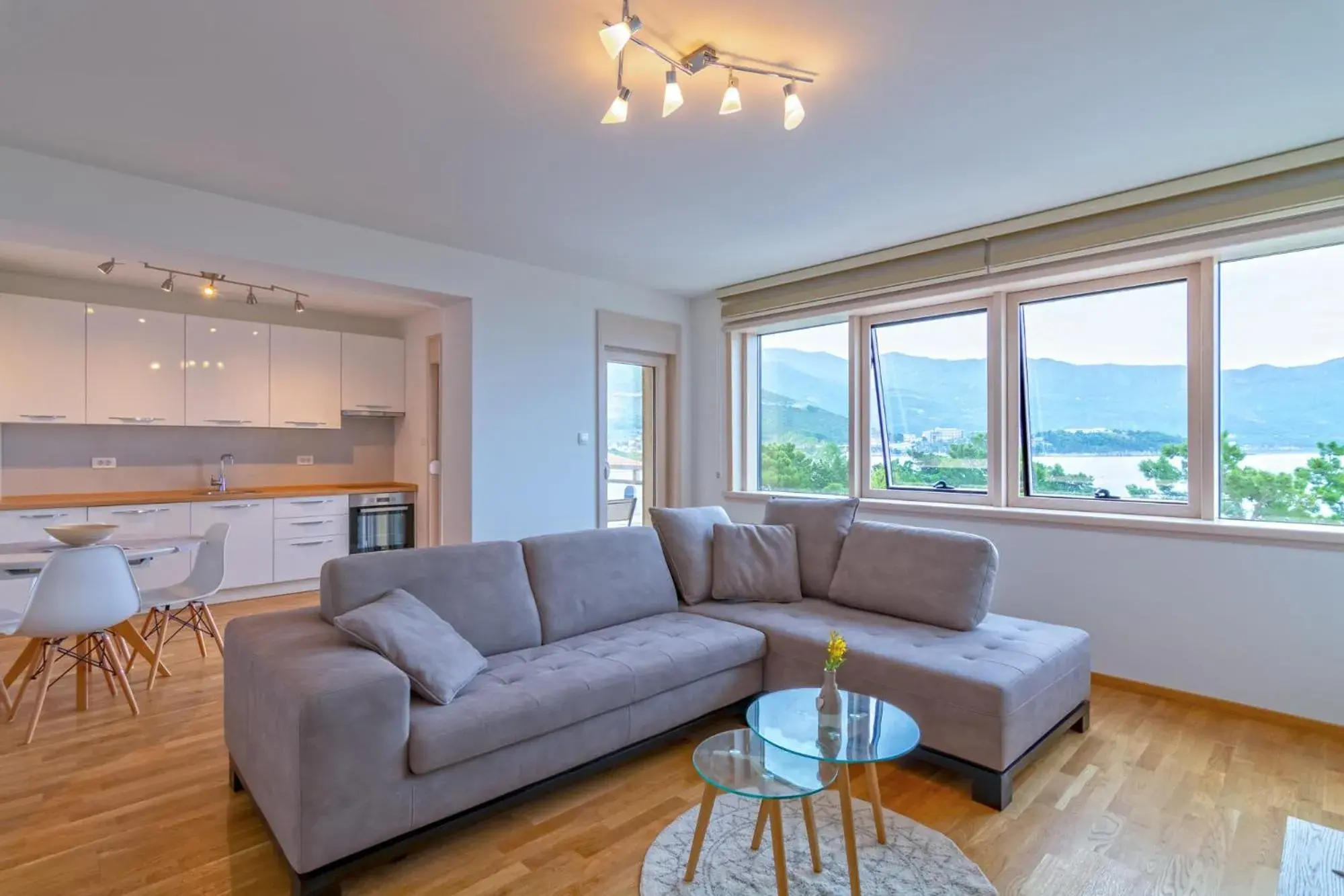 Luxury Seaside Apartments Luxury Seaside Apartments