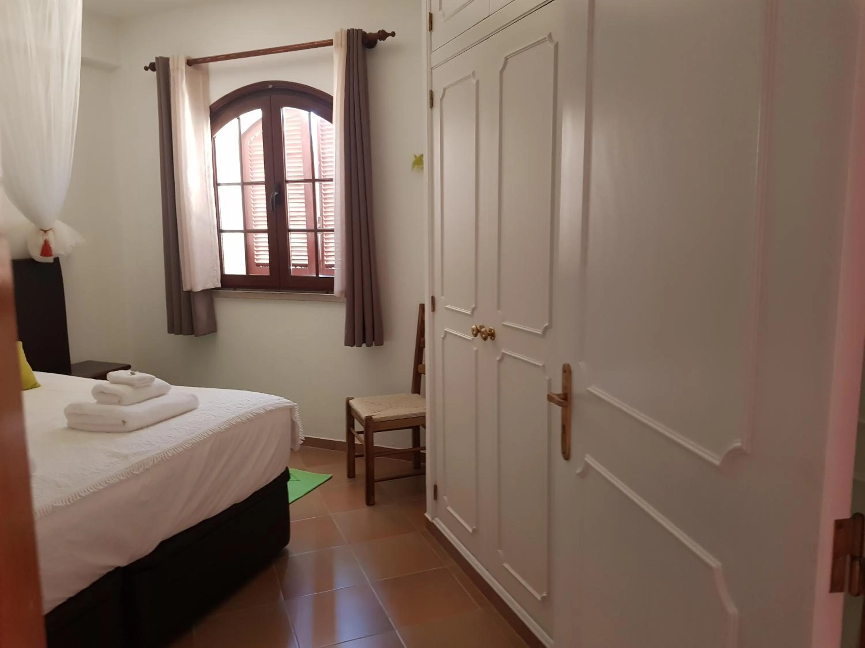 Bed in Monte-Bougainvillea