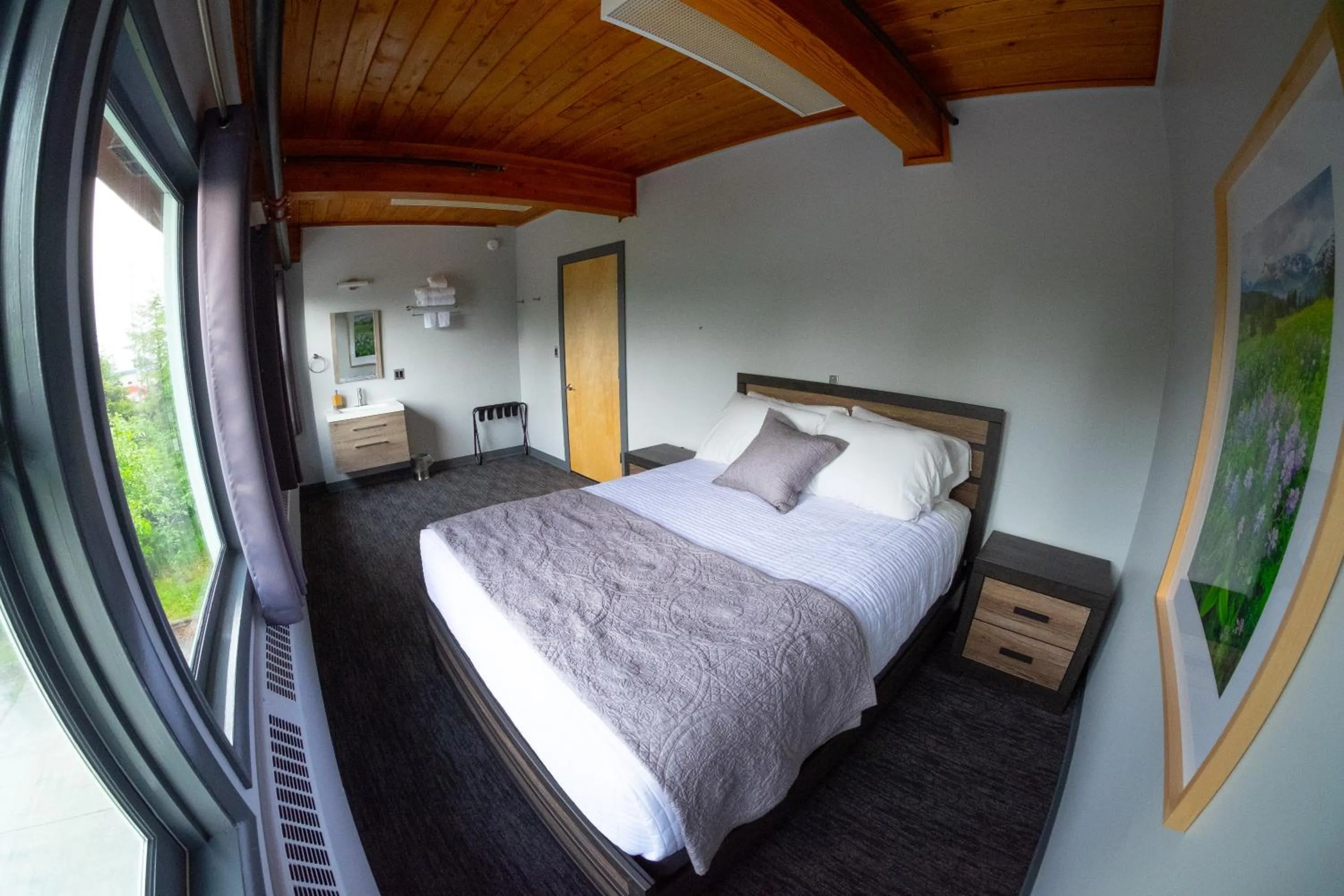 Bed in Seward Adventure Lodge