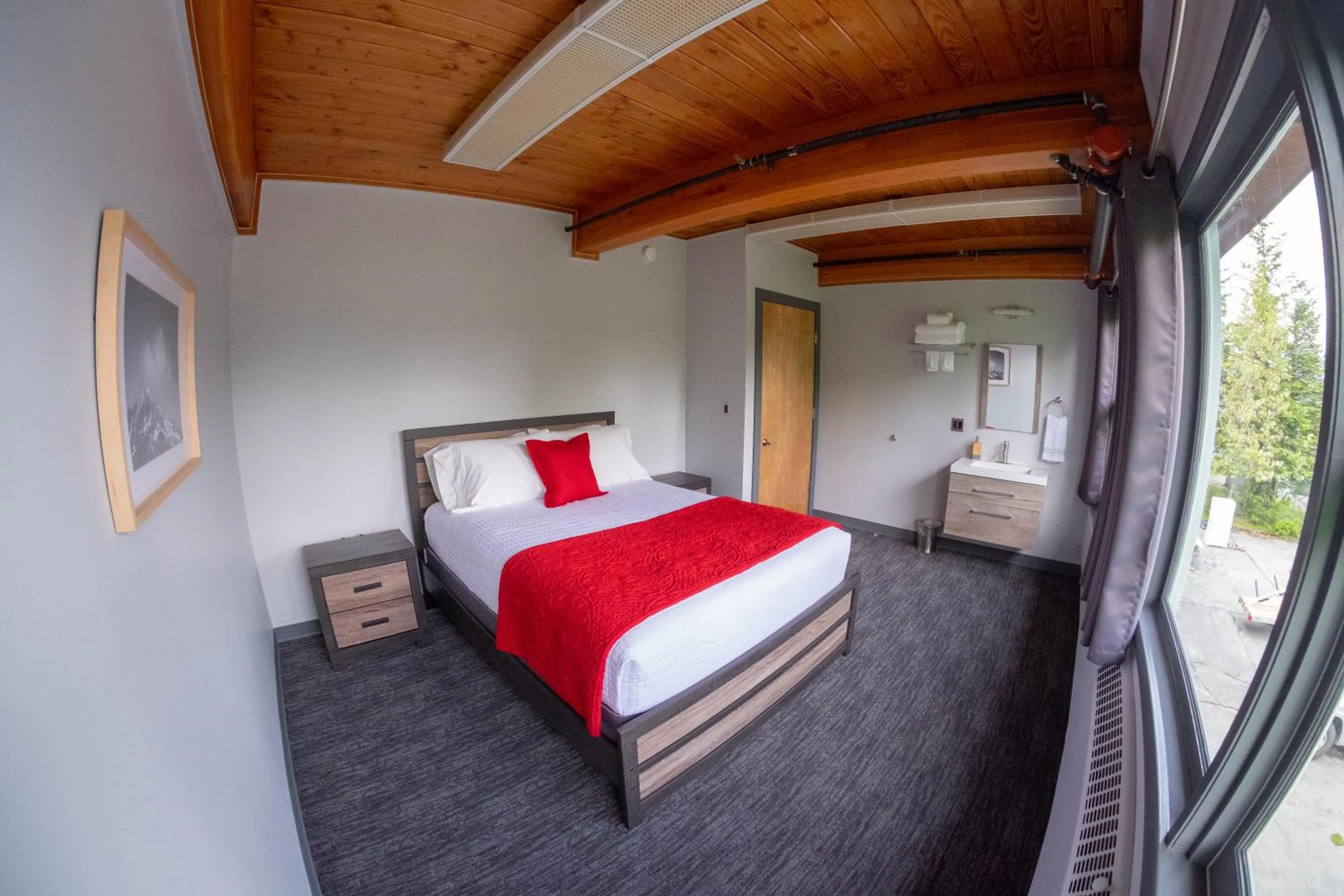 Bed in Seward Adventure Lodge