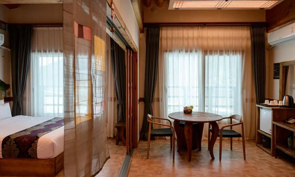 Bed in Jeonju Wangyijimil Hanok Hotel