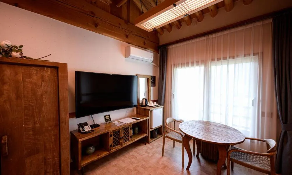 Jeonju Wangyijimil Hanok Hotel