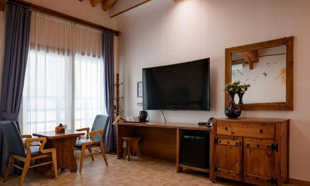 Jeonju Wangyijimil Hanok Hotel