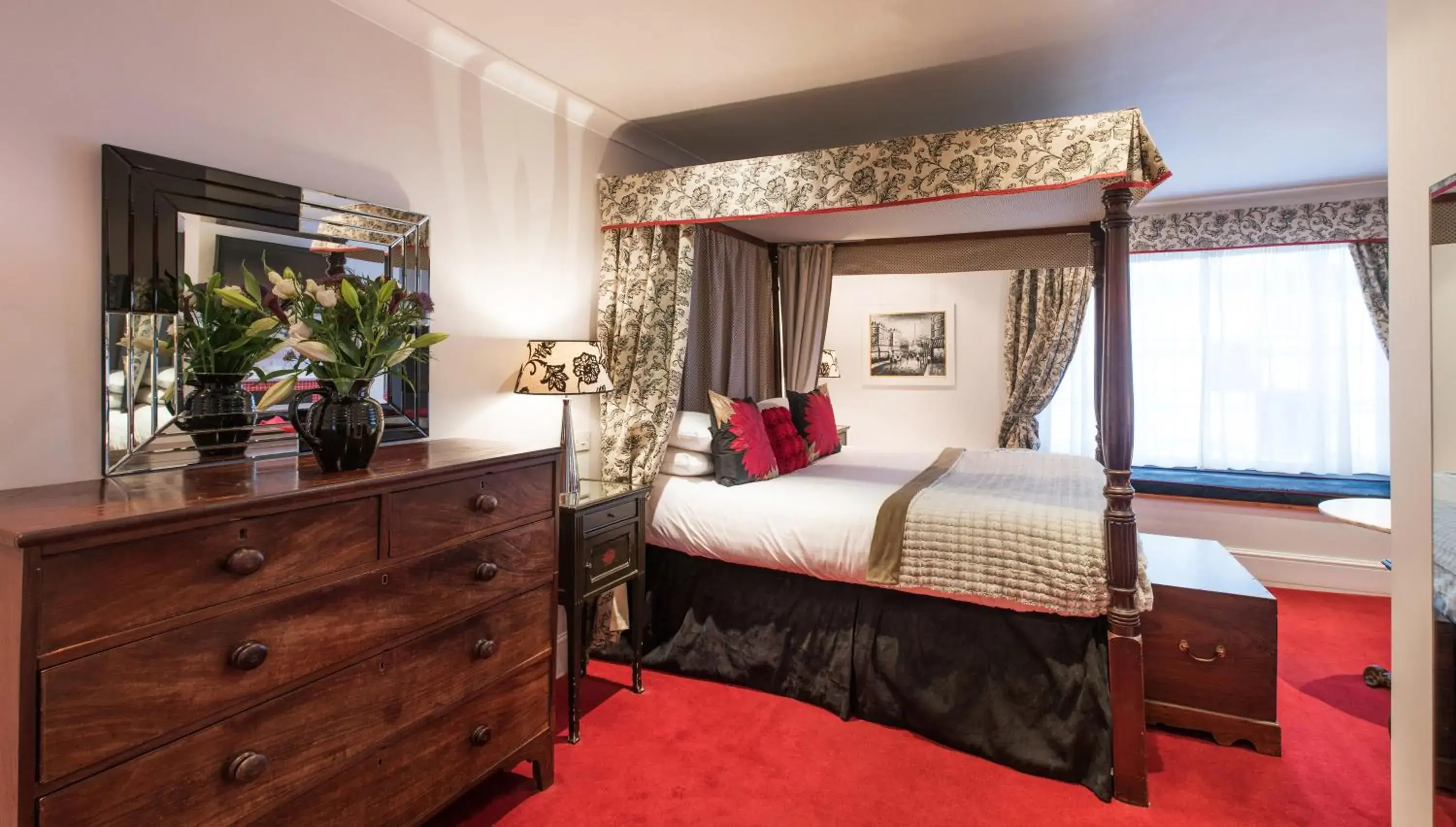 Deluxe Double Room in Royal Seven Stars Hotel Deluxe Double Room in Royal Seven Stars Hotel