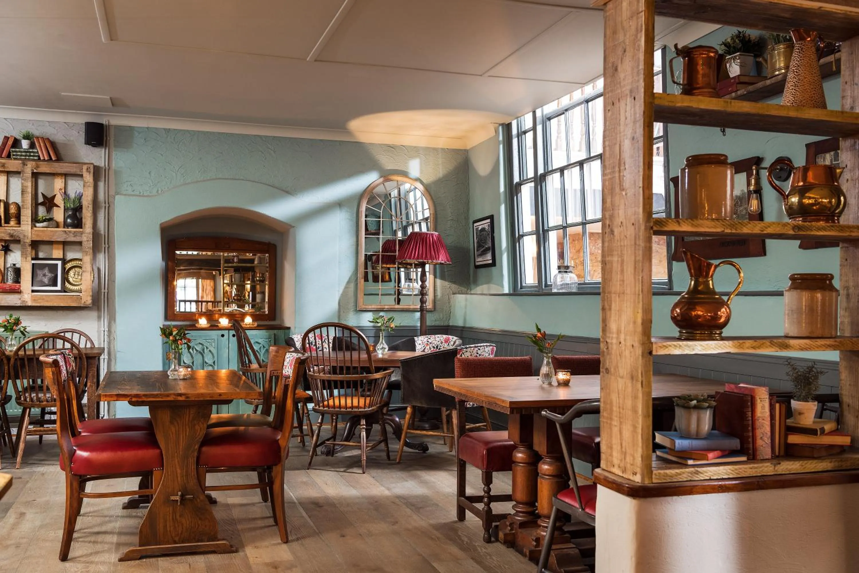 Lounge or bar in Royal Seven Stars Hotel