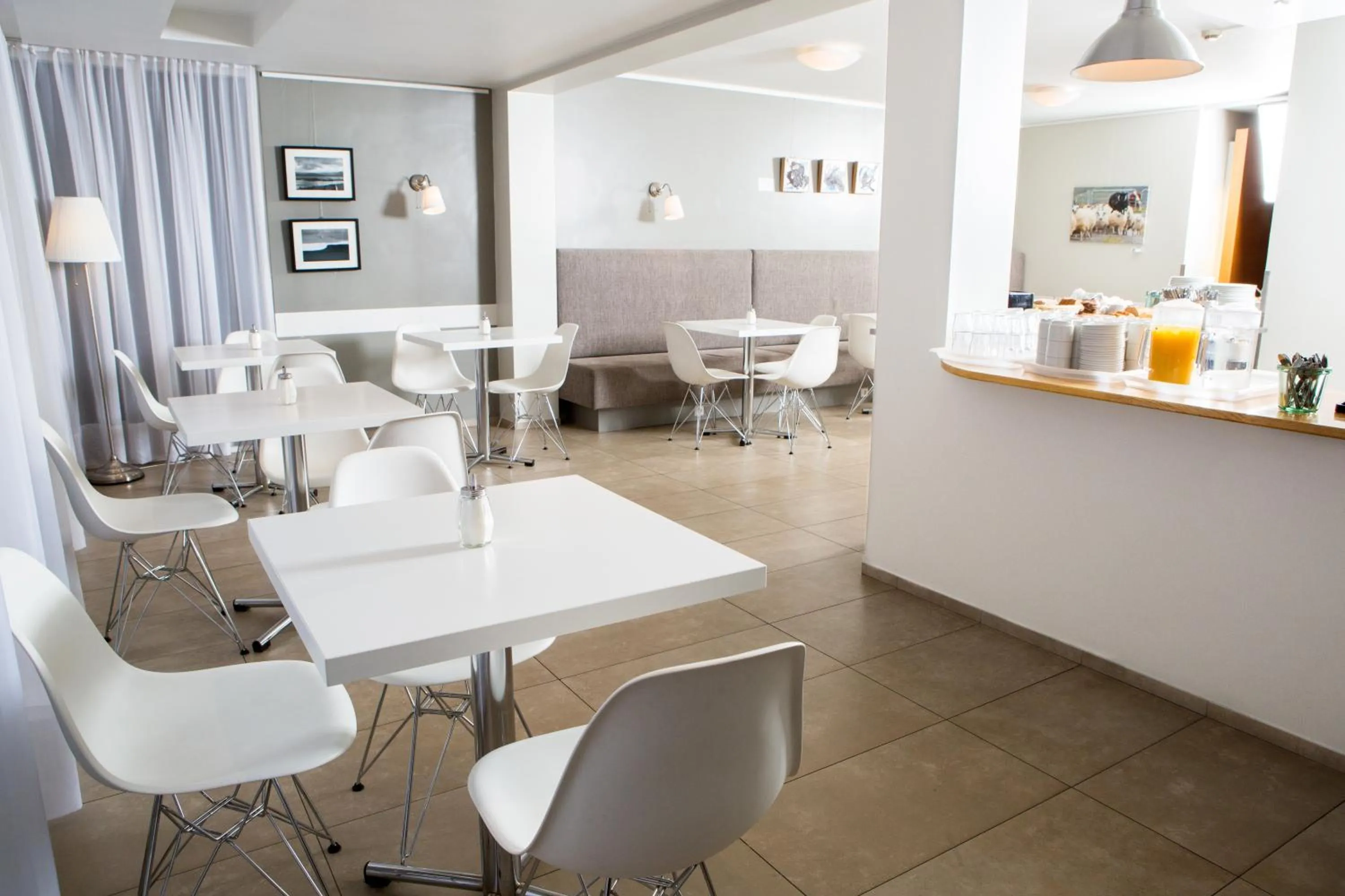 Restaurant/places to eat in Guesthouse Sunna